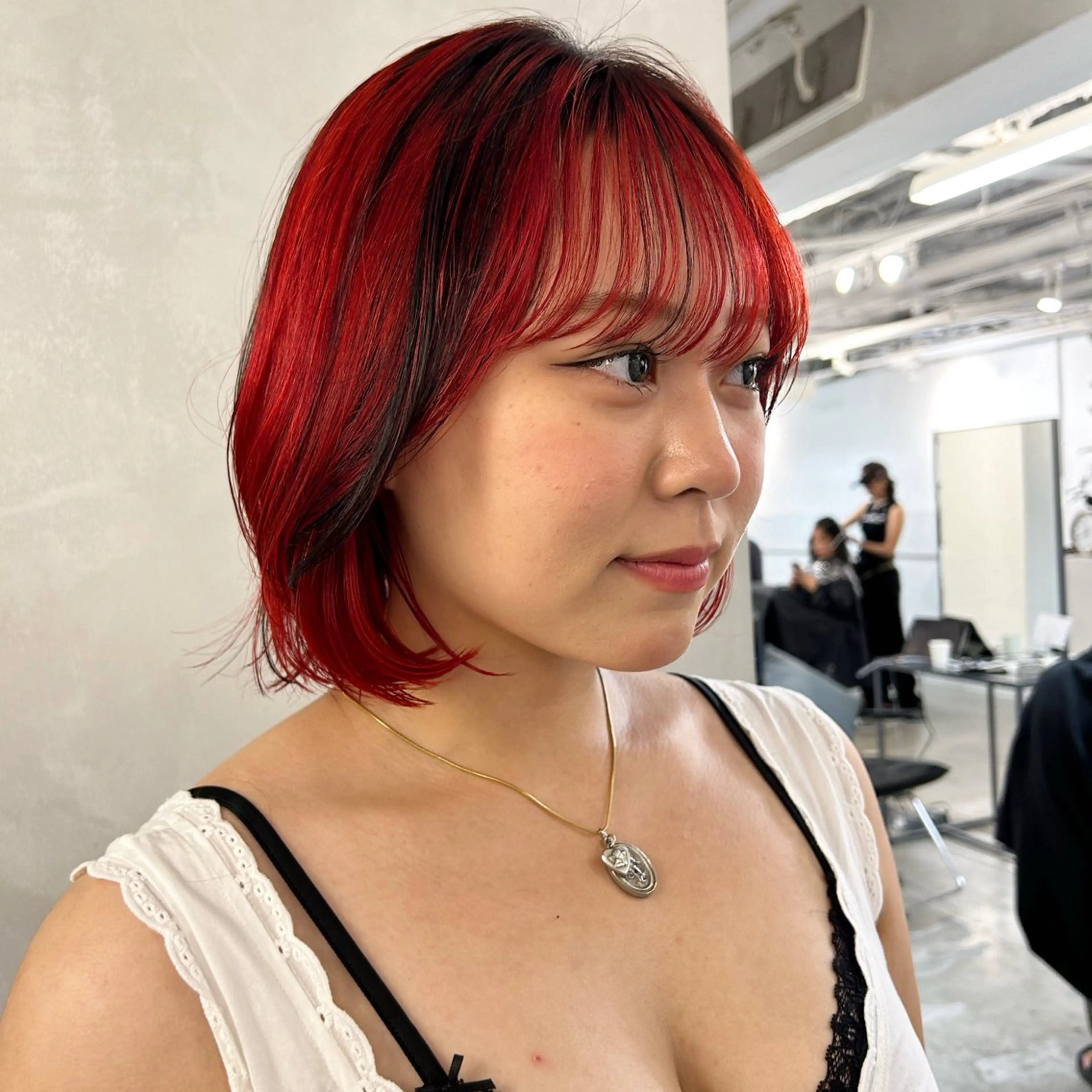 ミディアム カラー カット ヘアカラー トリートメント 切りっぱなしボブ🪐 Anzuのヘアスタイル