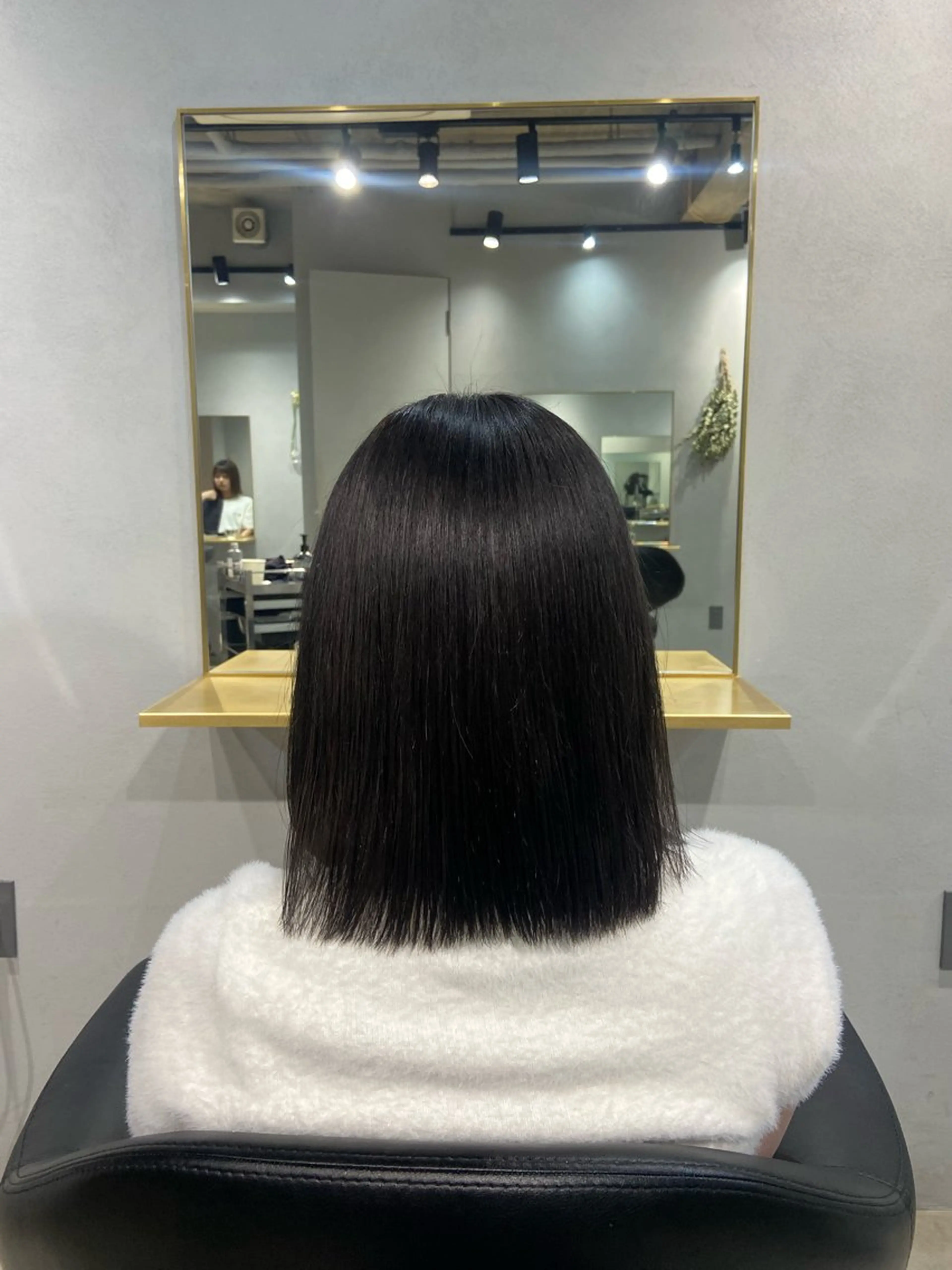 ショート カラー ダークグレー 【arc】 佐藤未希穂/ボブのヘアスタイル