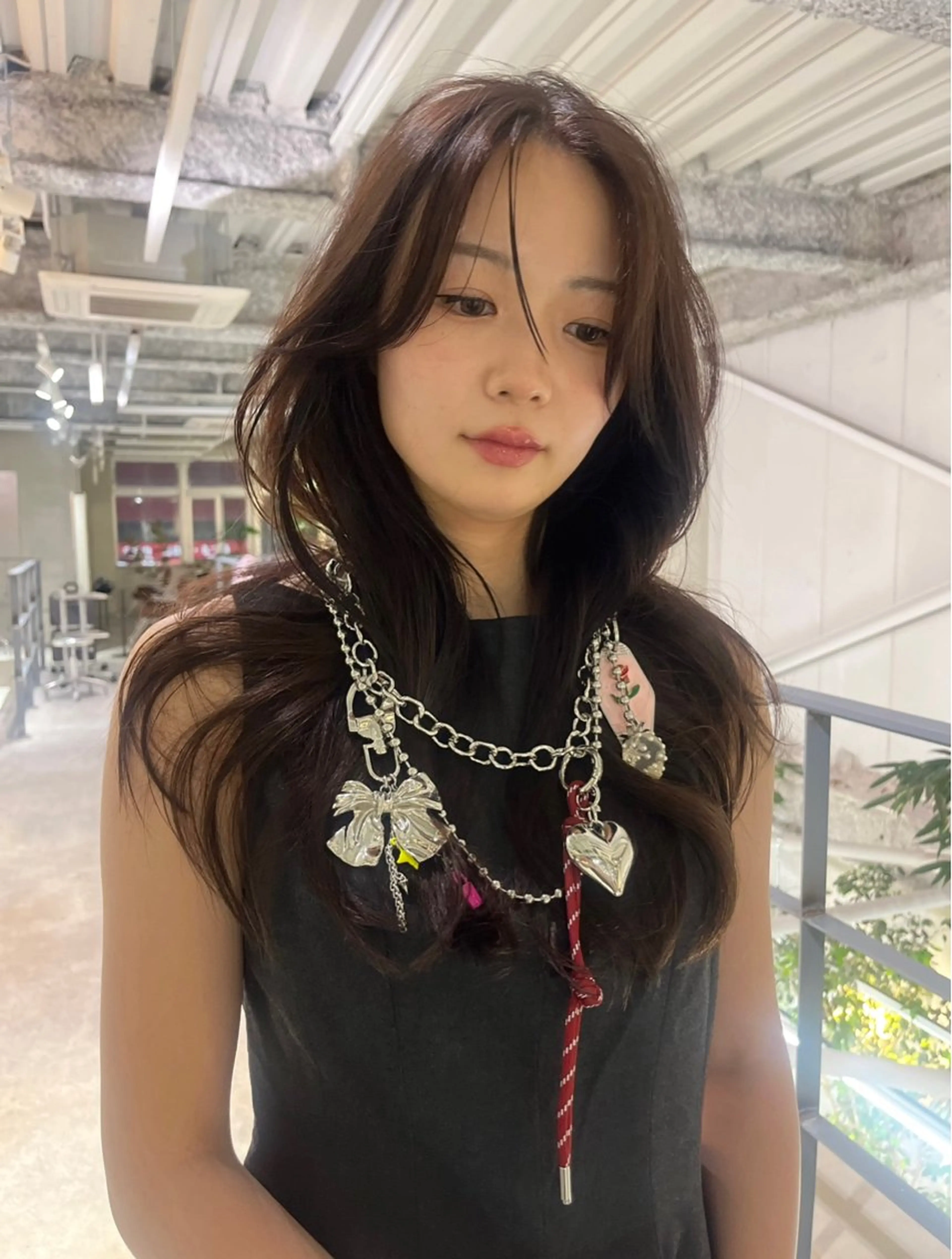 セミロング ヘアカラー Fev AYAHAのヘアスタイル