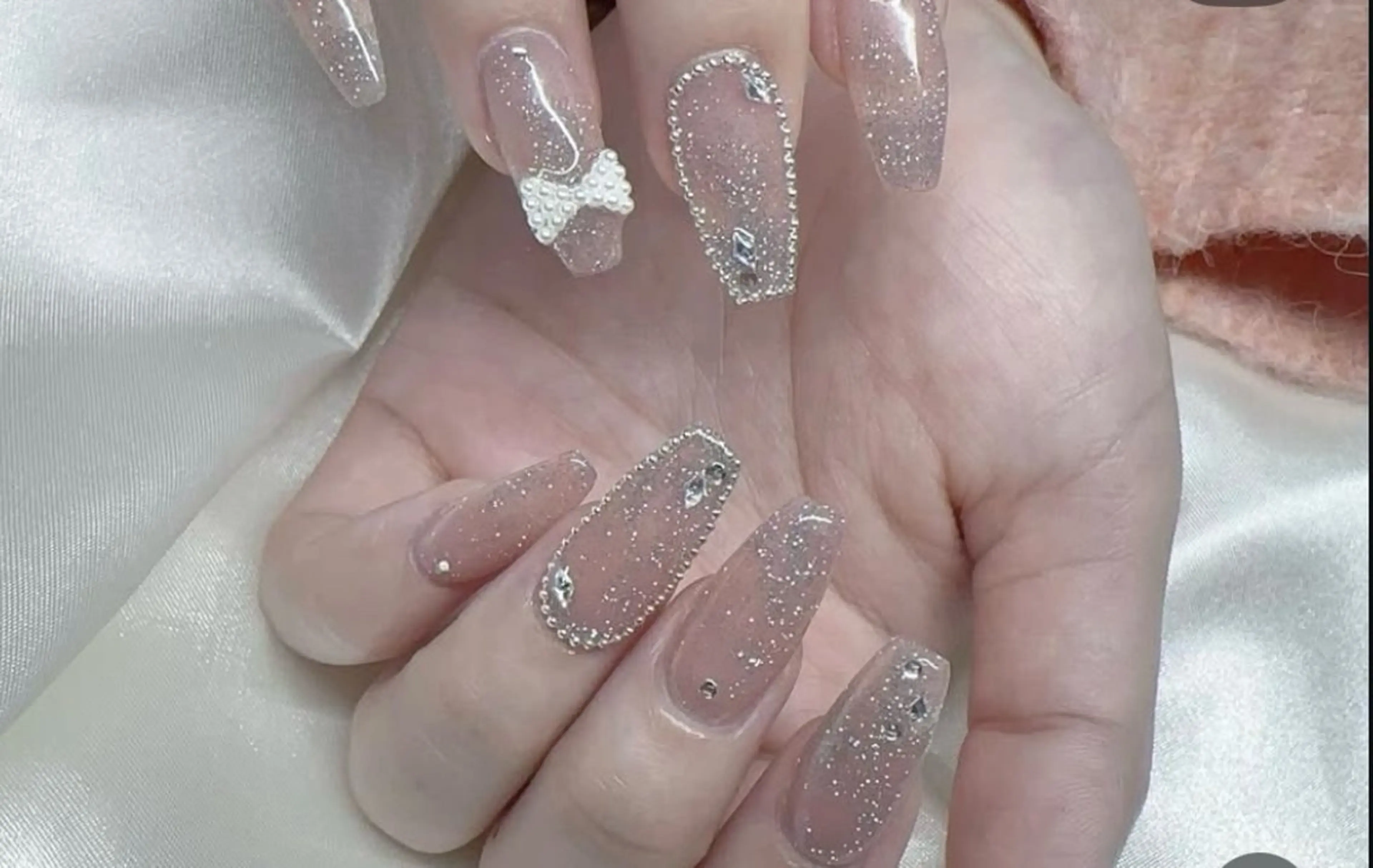 ネイル キラキラネイル 持ち込み JISOO ANA.CHUOのネイルデザイン