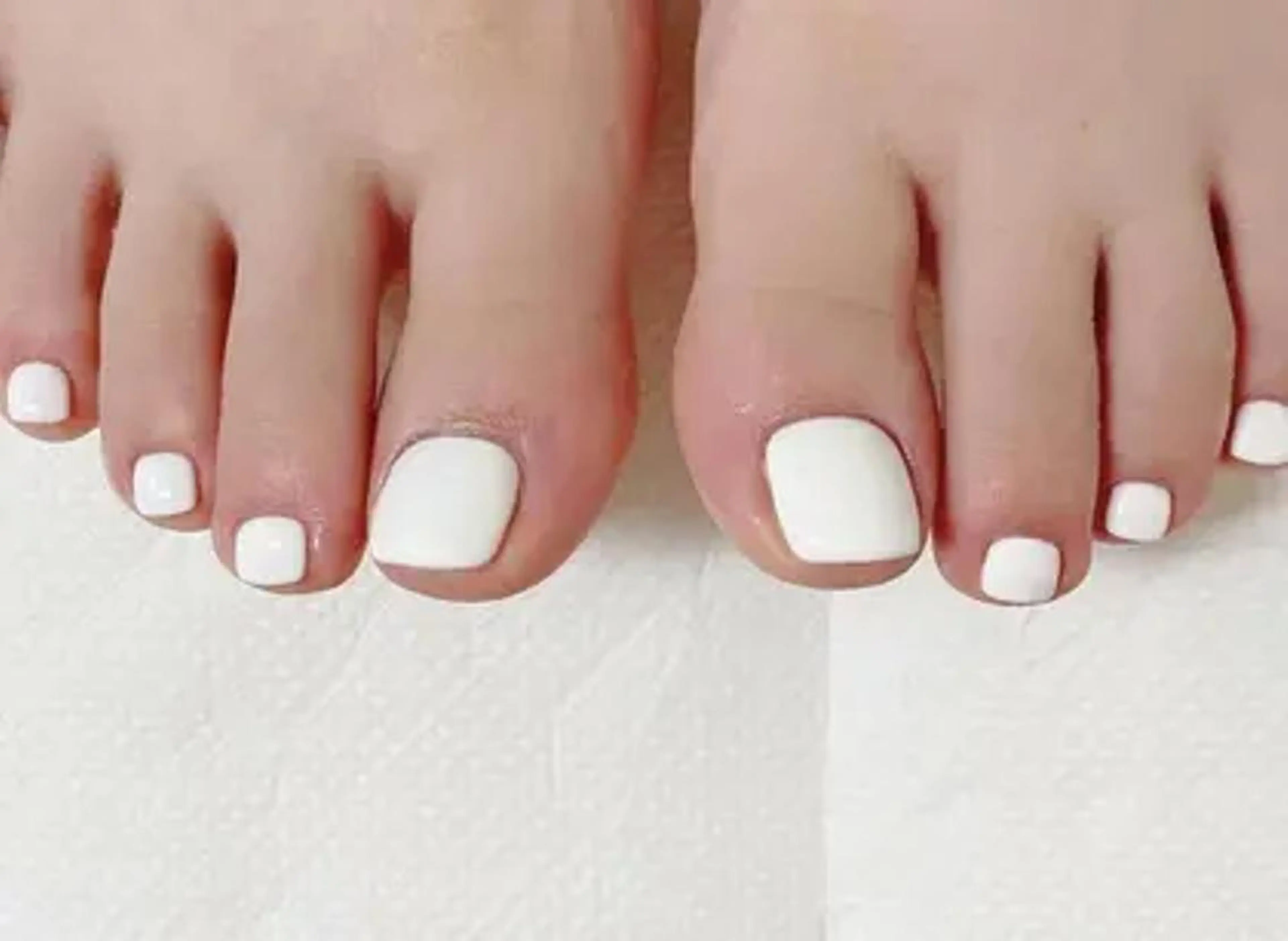 💗🌈フット💗🌈ワンカラー/ラメグラ3500【ジェルオフ無料ケア込み】の写真