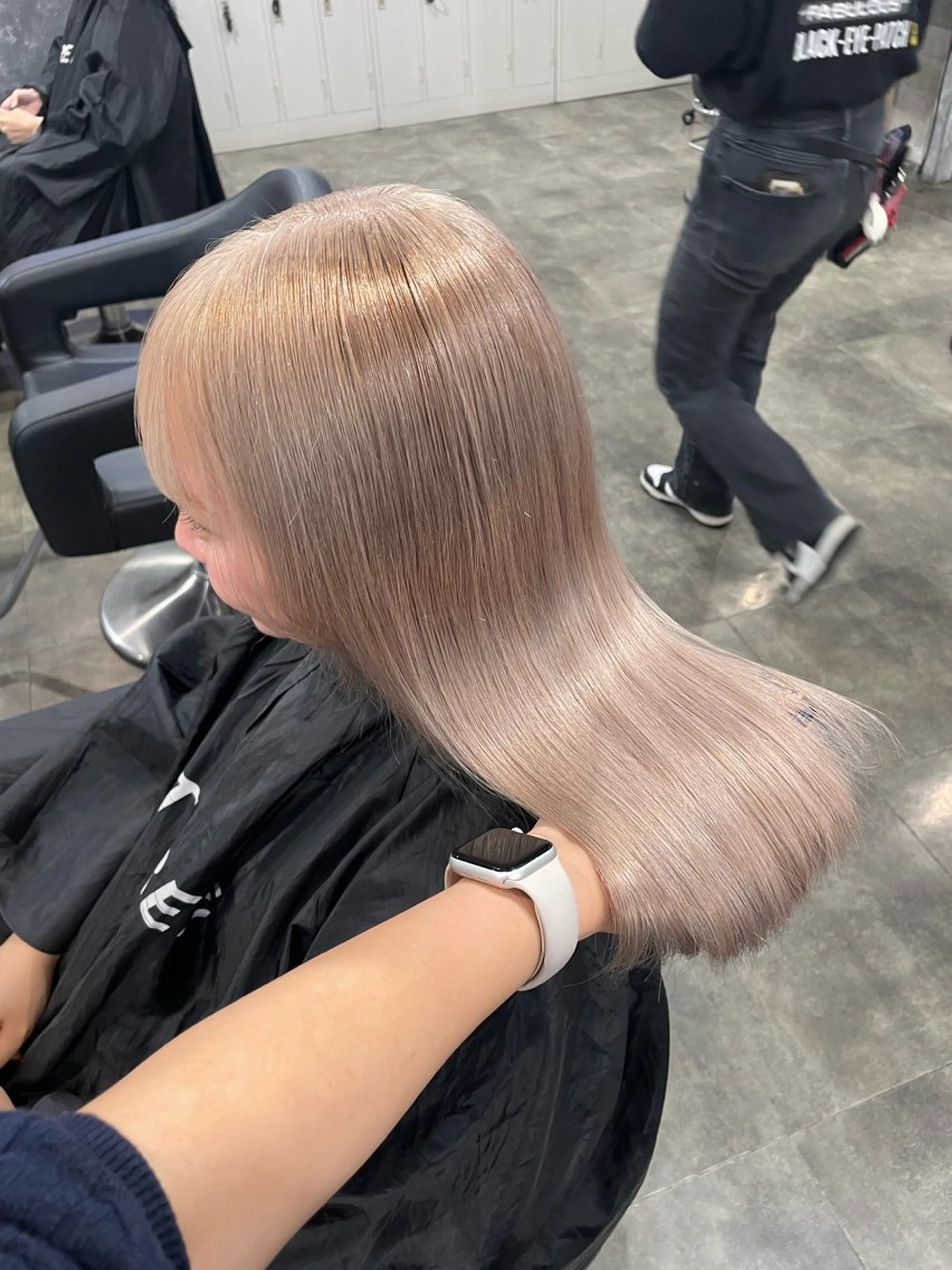 ミディアム カラー ヘアカラー ハイトーンブロンド 横浜💞ミオのヘアスタイル
