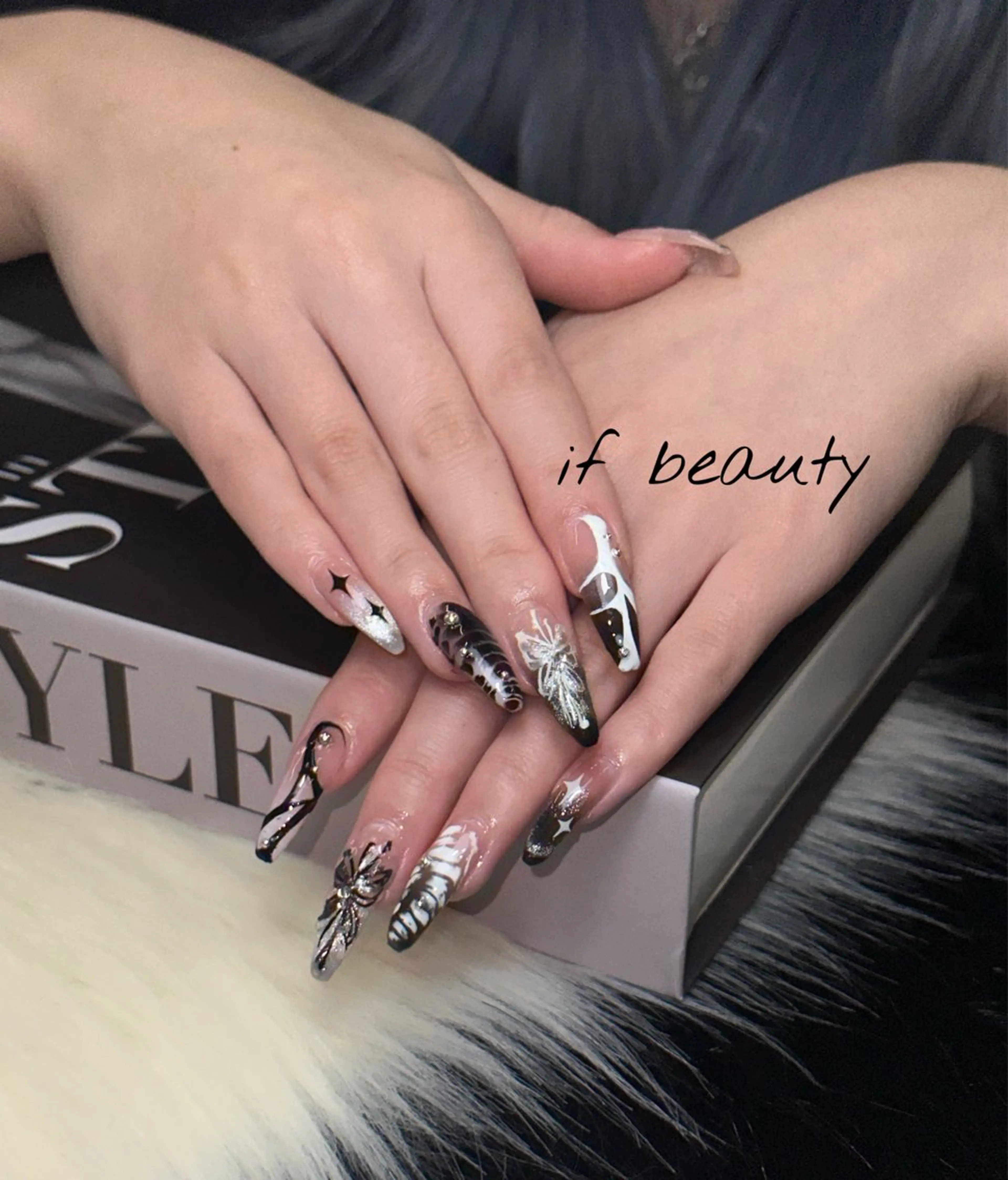 ネイル アートネイル ジェルネイル グラデーション 韓国ネイル パラジェル ハンドネイル if Hair＆Nail Salon所属・IKA /海外ネイル /個性派/ワンホンのネイルデザイン