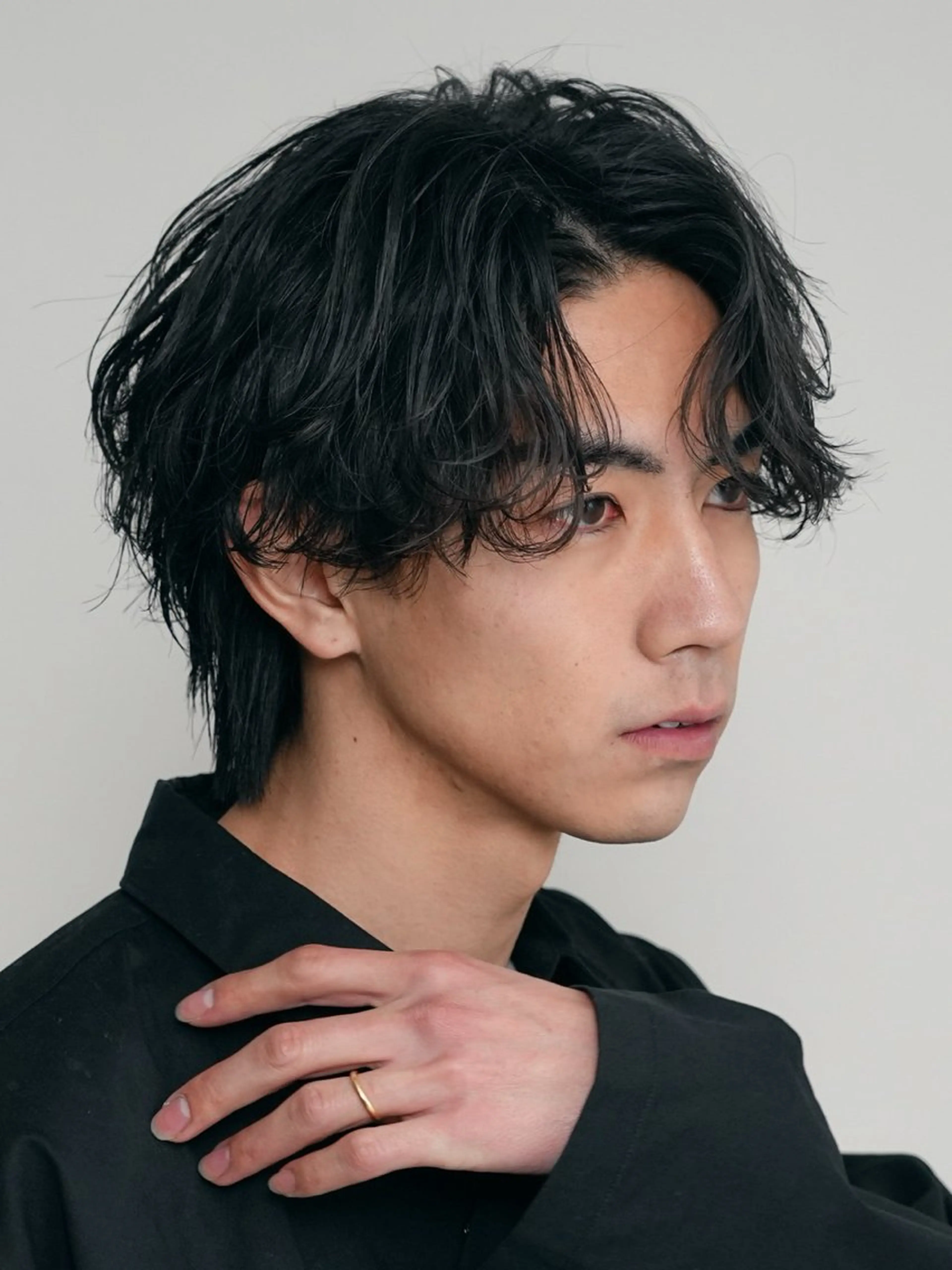 パーマ メンズ センターパート メンズパーマ パーマ fifth 原宿 波巻きパーマイノウエのヘアスタイル