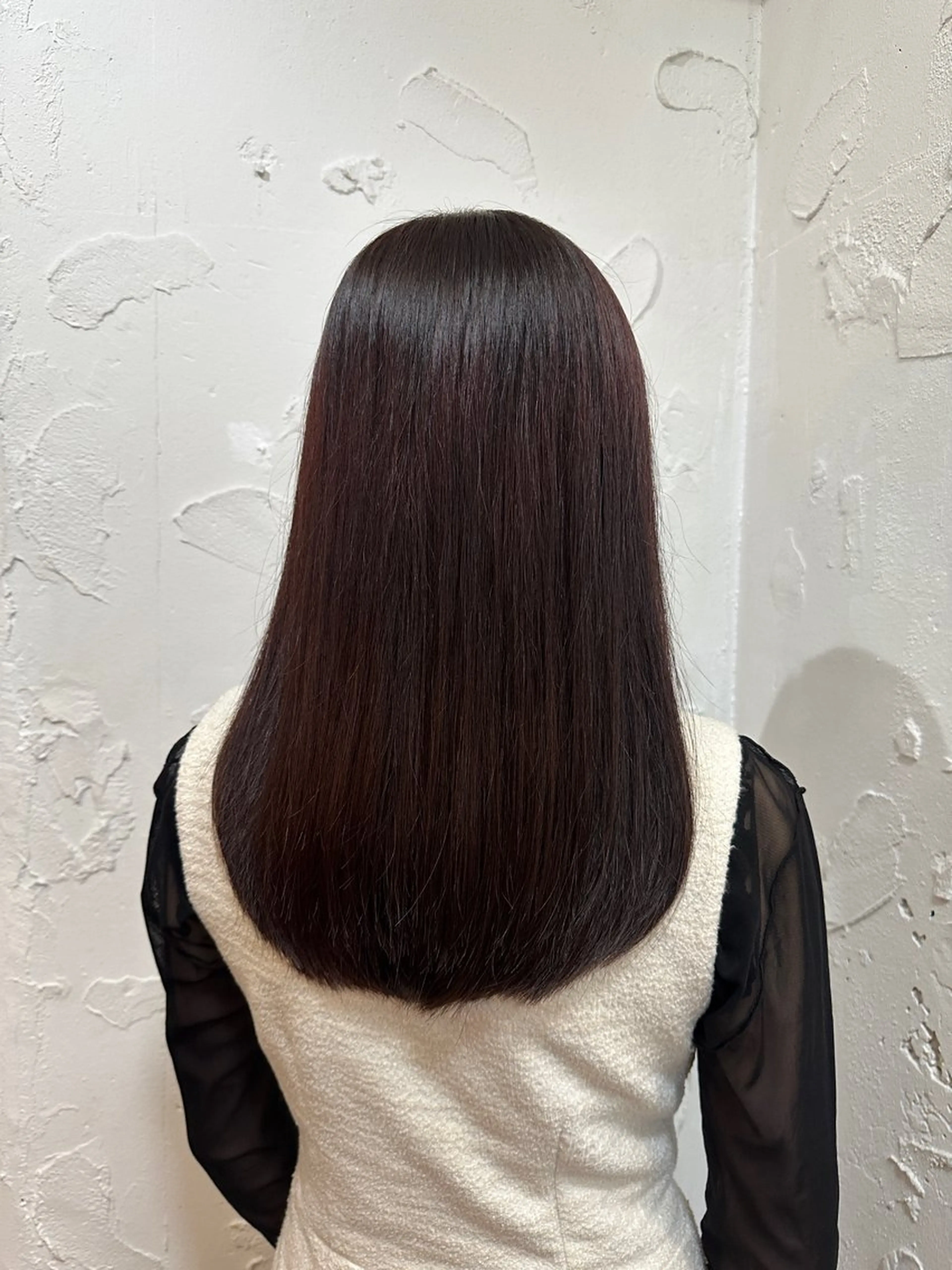 セミロング カラー 亀井 結夏のヘアスタイル