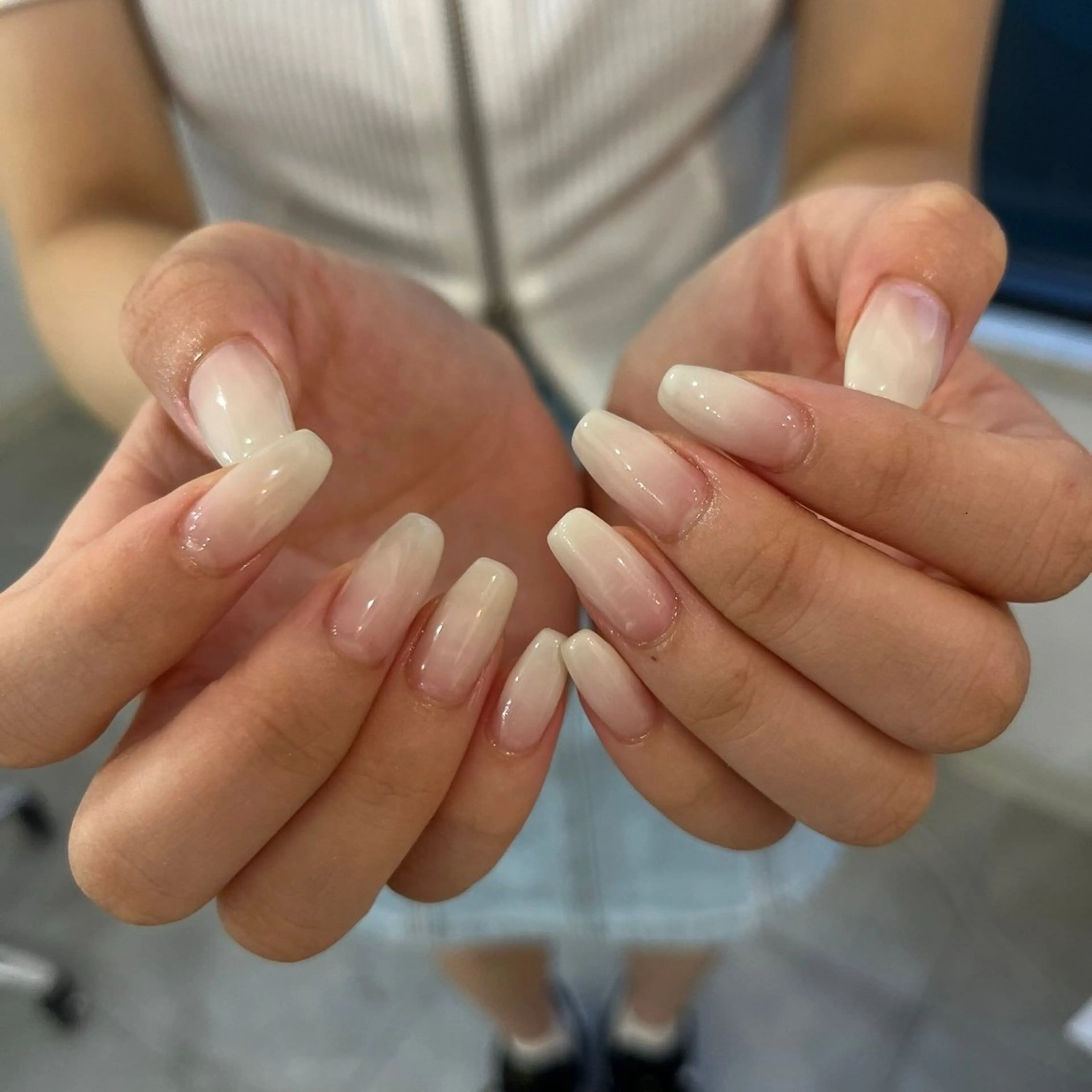 ネイル グラデーション ホワイト nail‪◯ petitnanoのネイルデザイン