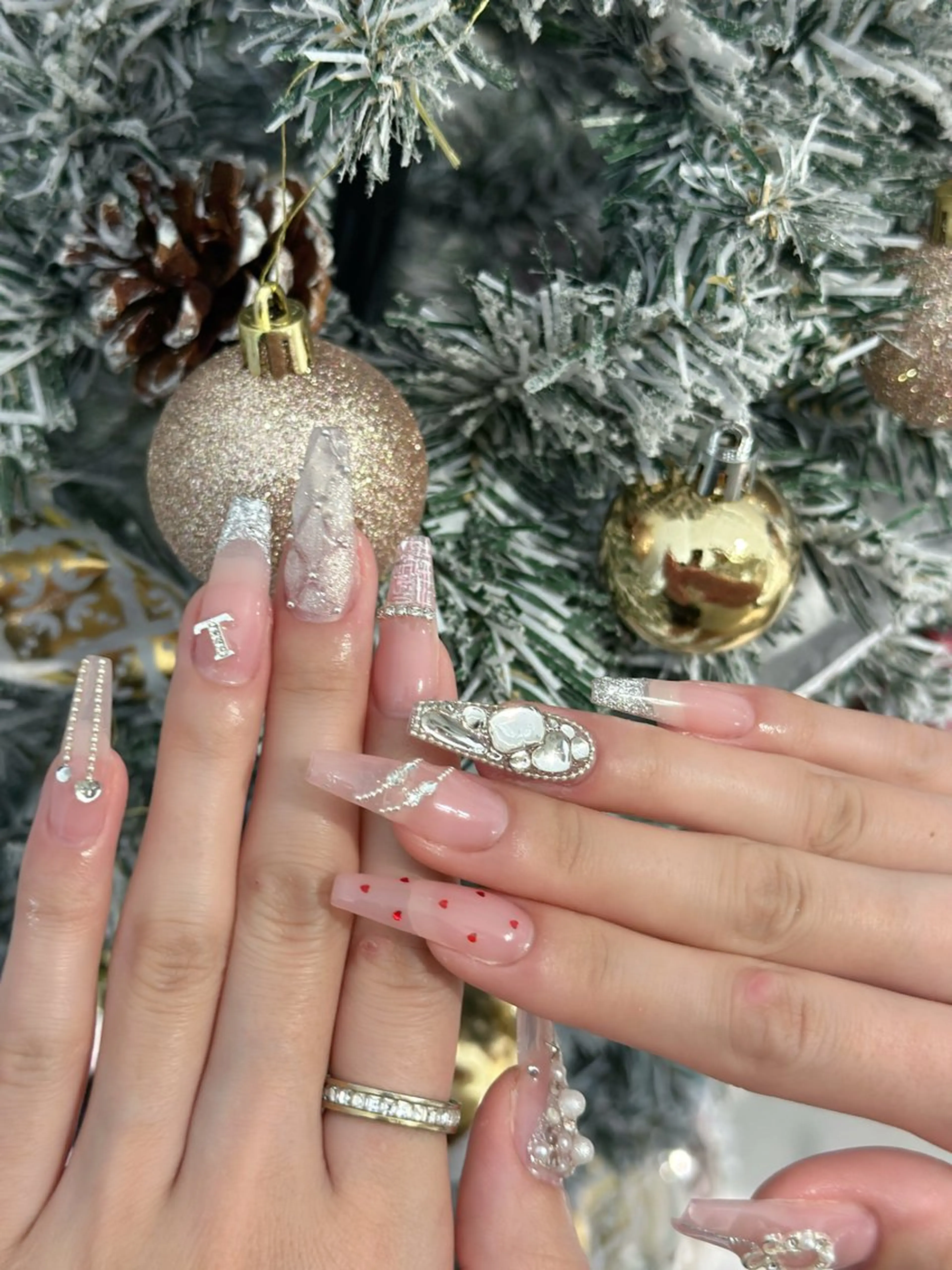 ネイル オーロラネイル ボルドー ブラウン 氷ネイル・うるうるネイル キラキラネイル ハンドネイル Julli ジュリのネイルデザイン