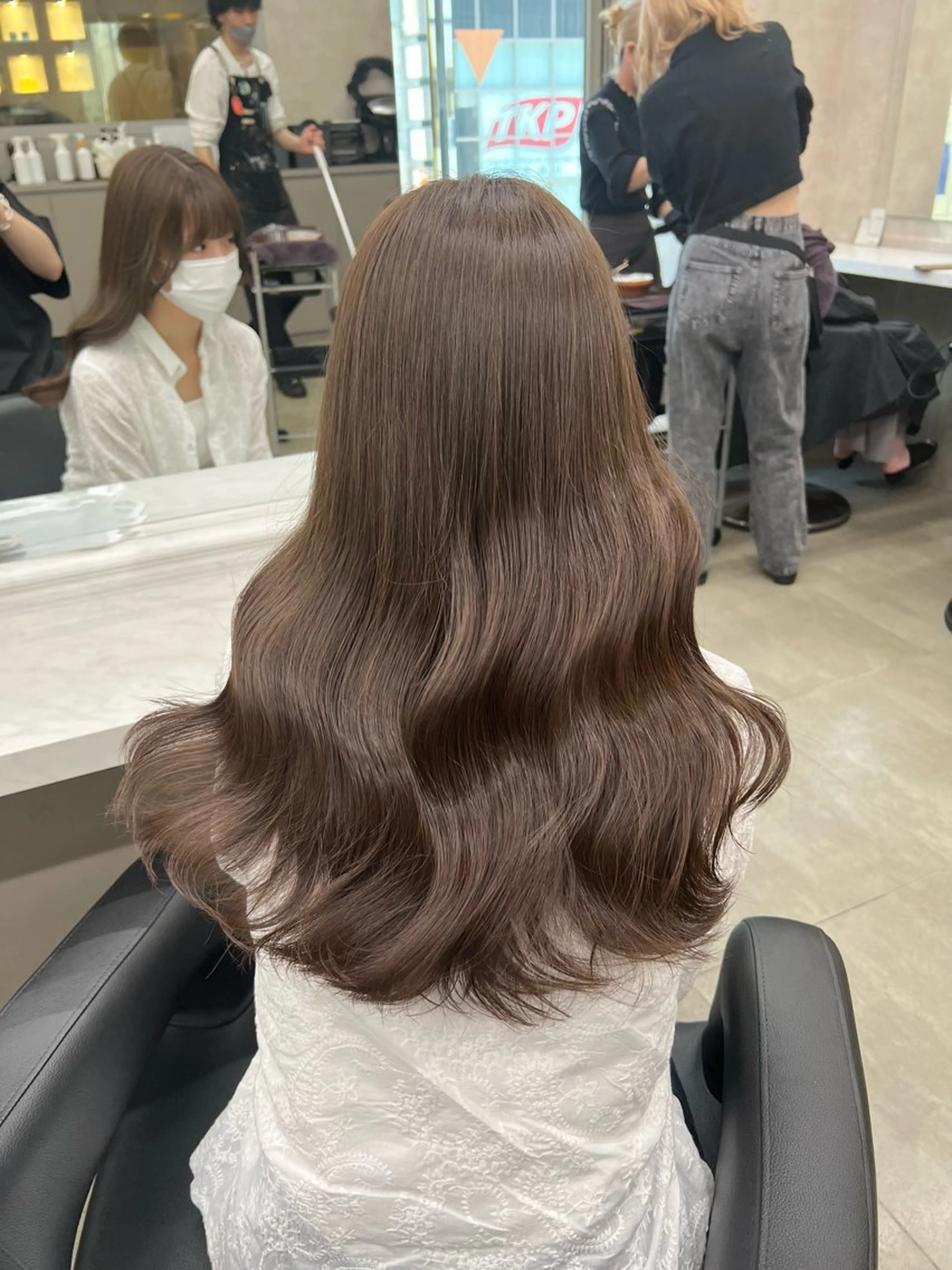 セミロング ヘアカラー トリートメント ヘッドスパ 💍レイヤーカット 艶髪💍亘紘輝のヘアスタイル