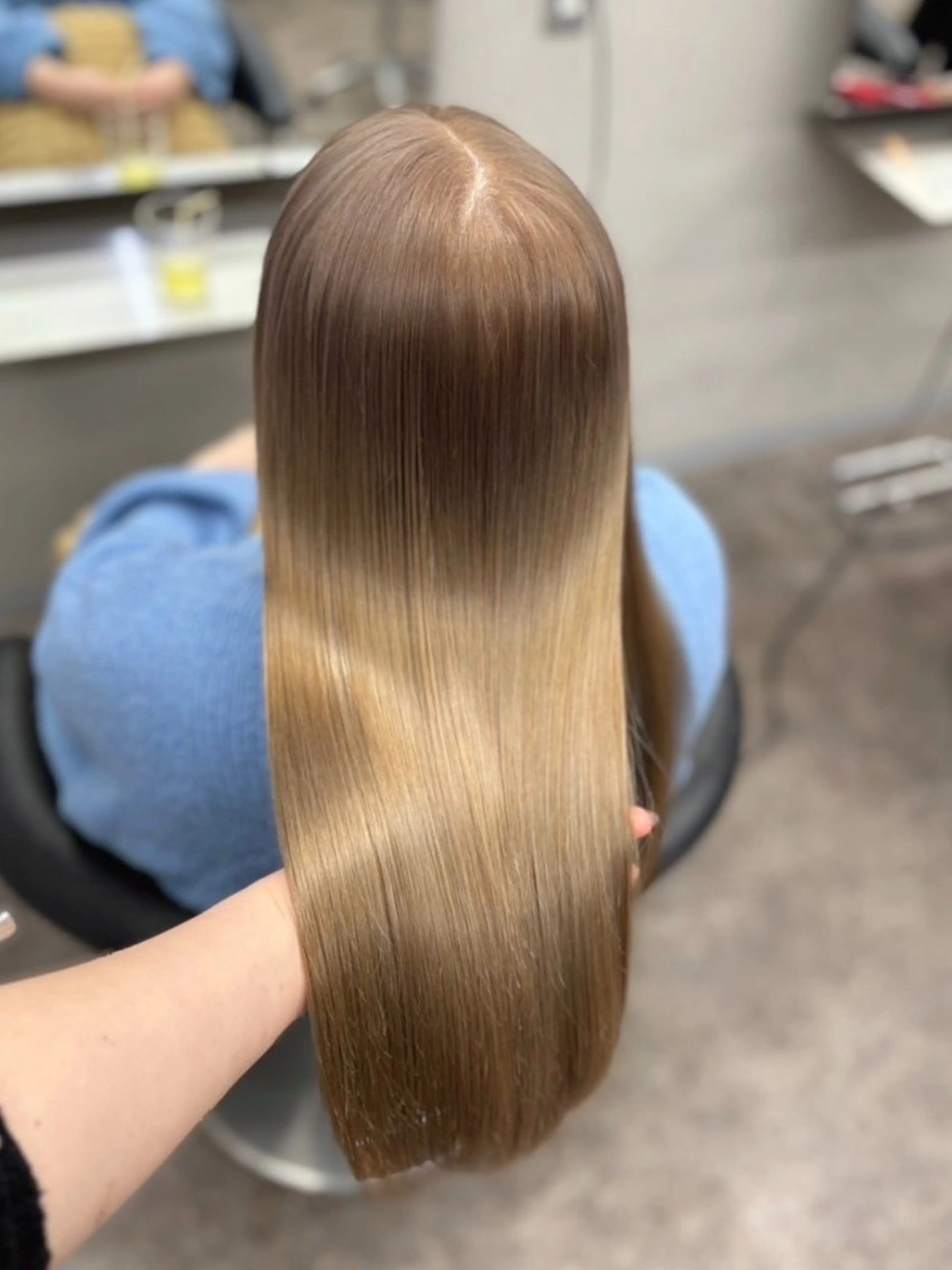 ロング 青木 舞佳のヘアスタイル