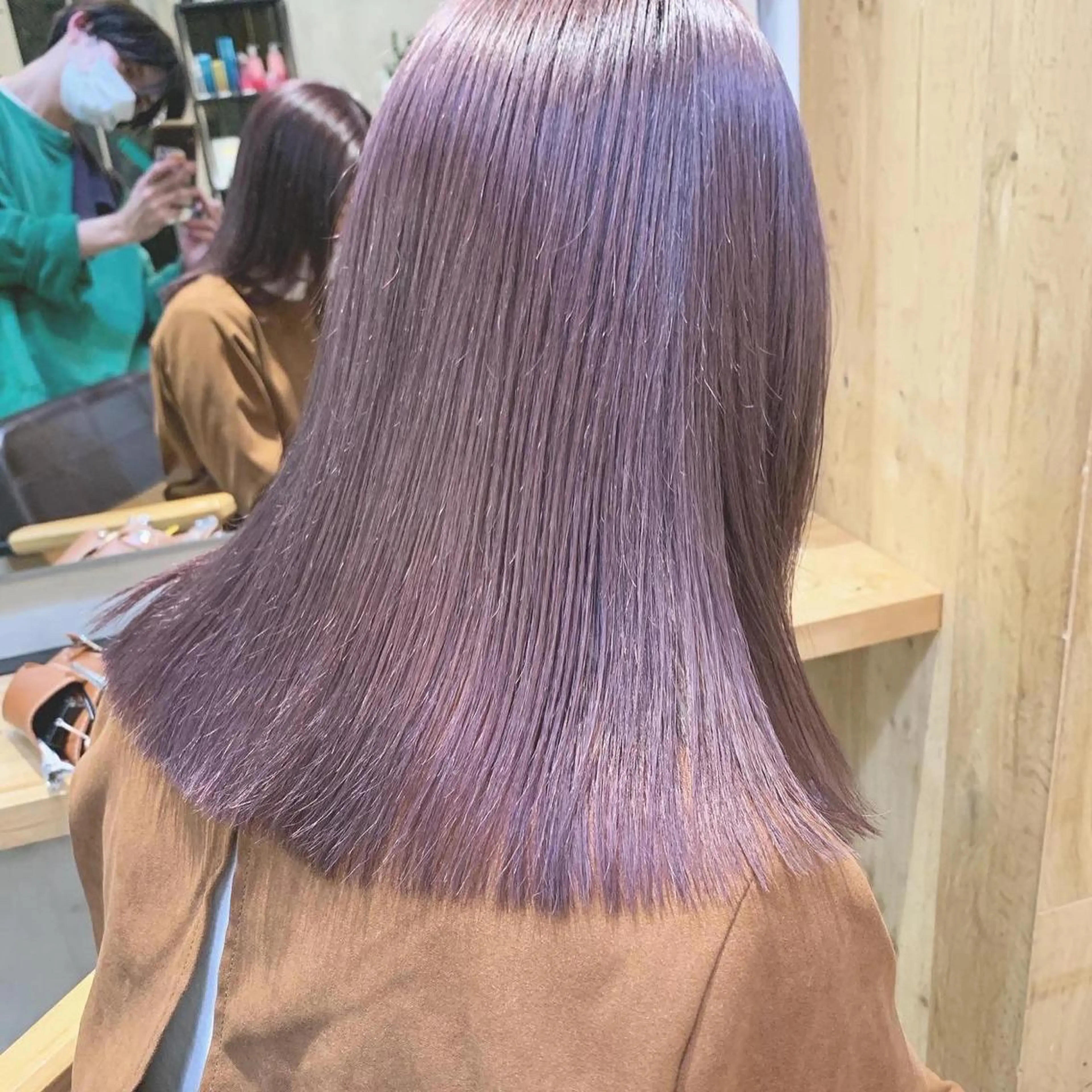 ミディアム カラー ネイル マツエク・マツパ ヘアカラー トリートメント ハイトーン&暗髪🔥 表参道二刀流マエダのヘアスタイル