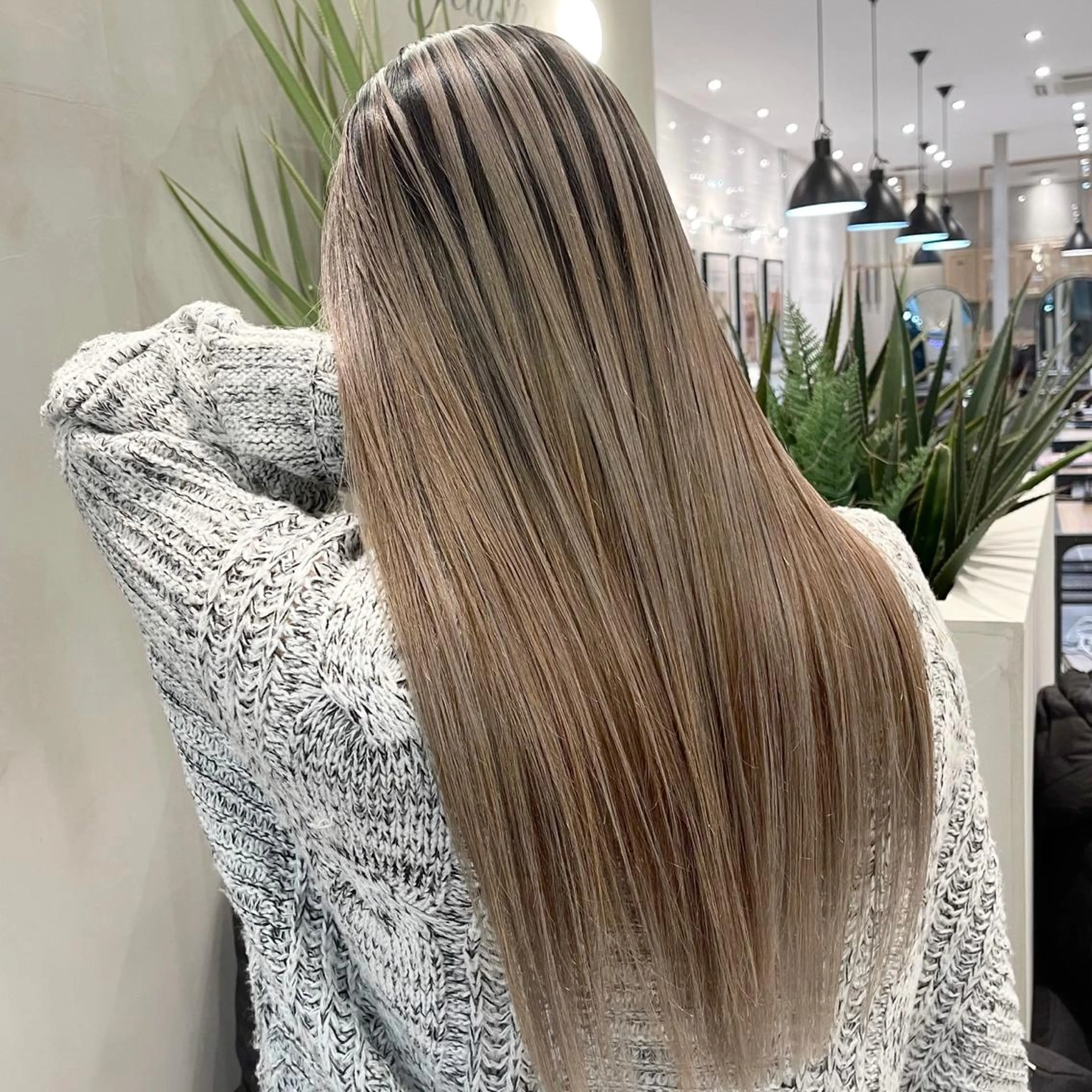 ロング カラー バレイヤージュ デザインカラー ハイライトカラー 外国人風カラー ハイライト カット ヘアカラー トリートメント アンドウ ユウ/ レイヤーカット/韓国のヘアスタイル