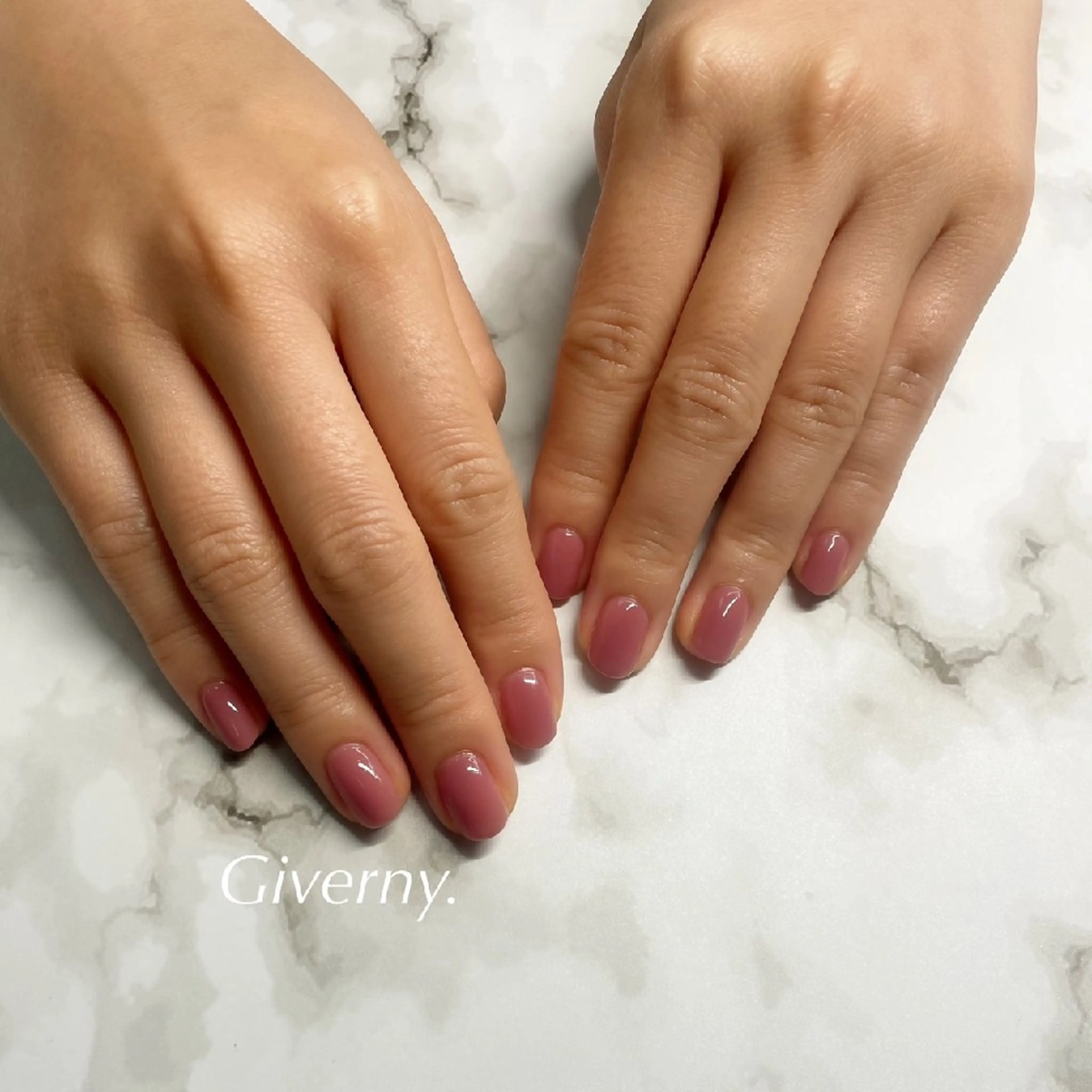 ネイル オフィスネイル ワンカラーネイル シンプルネイル ハンドネイル Giverny .のネイルデザイン