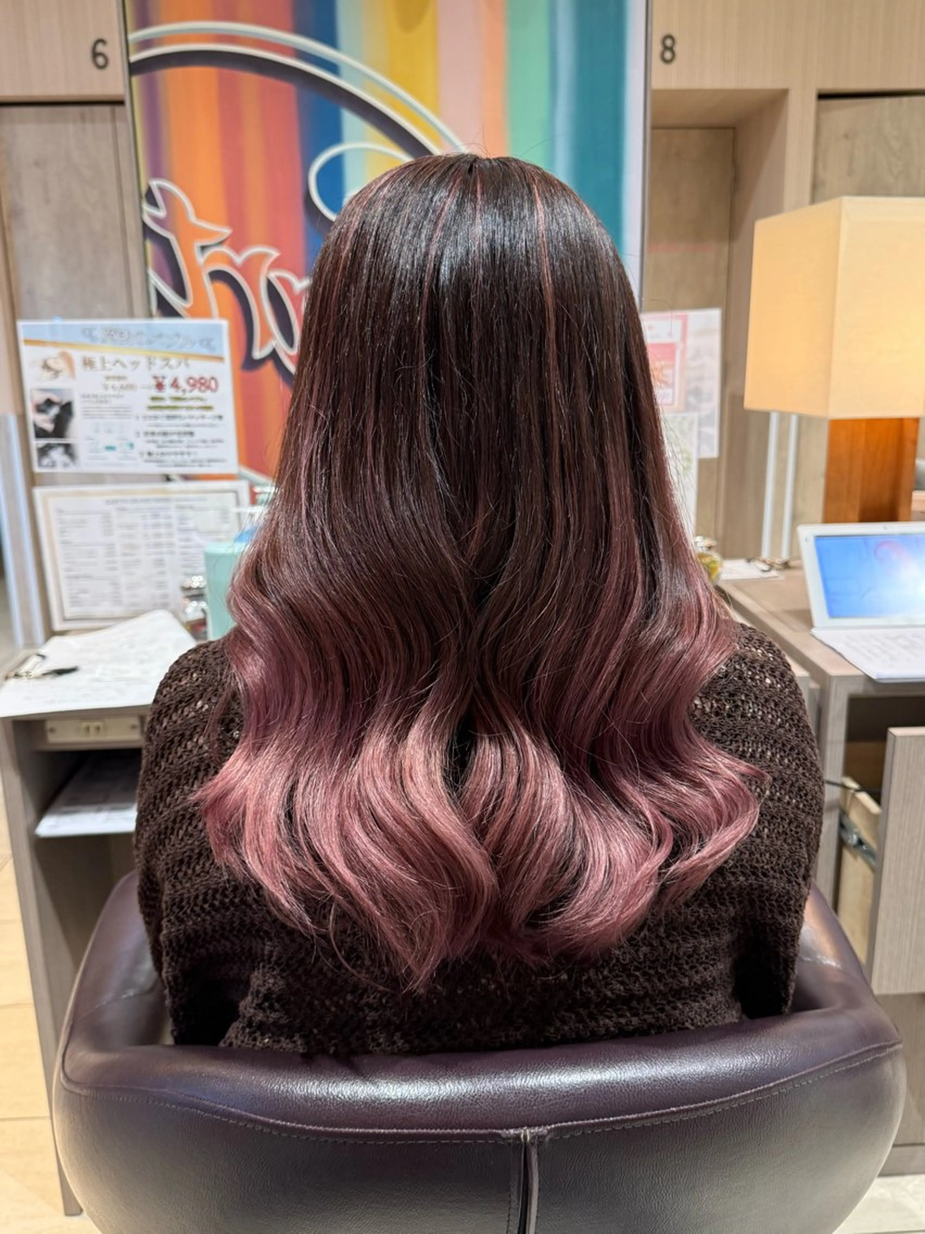 ブリーチあり◎艶髪インナーカラー🩷(トリートメント込み}の写真