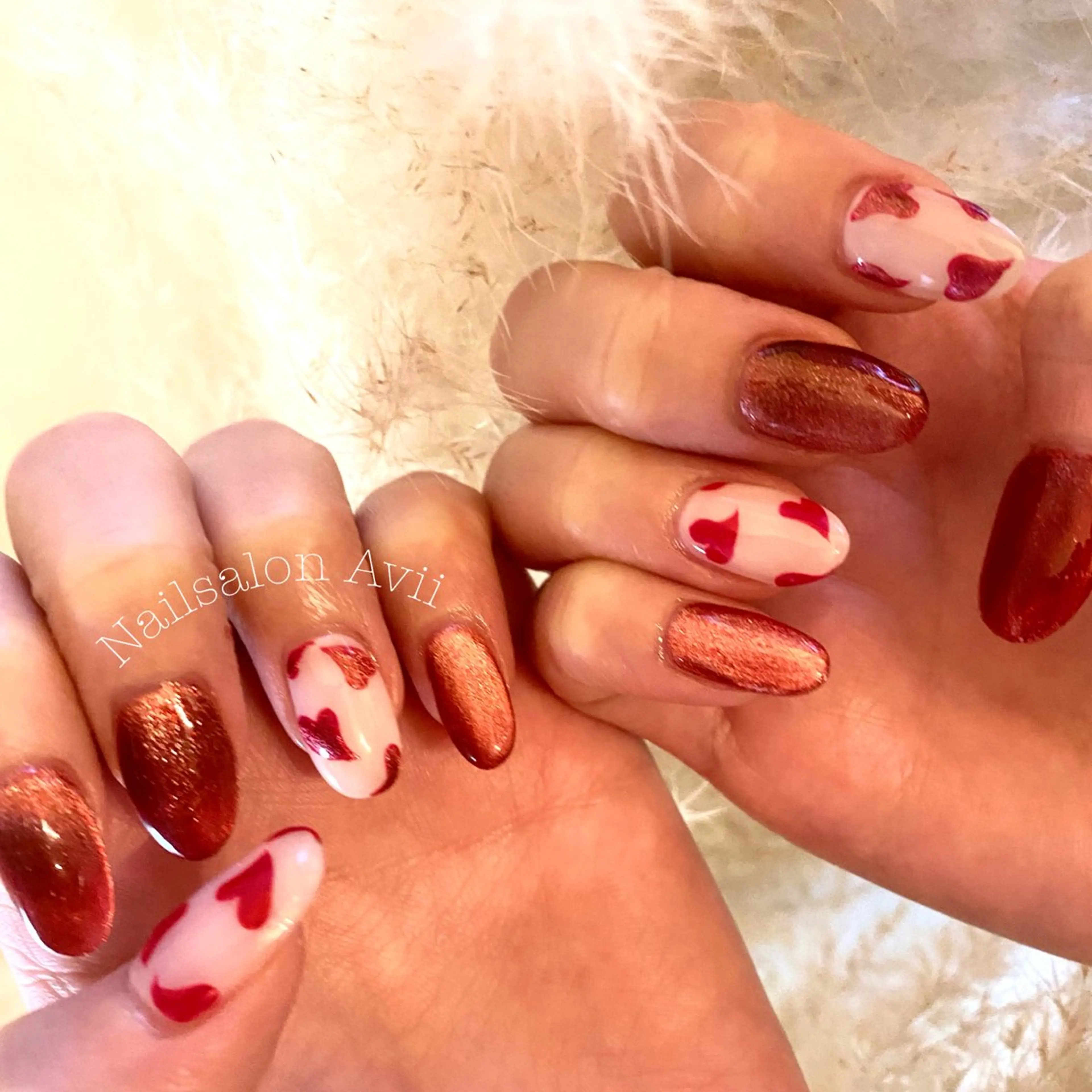 ネイル ハート マグネットネイル うるつやネイル🫧 Amiのネイルデザイン