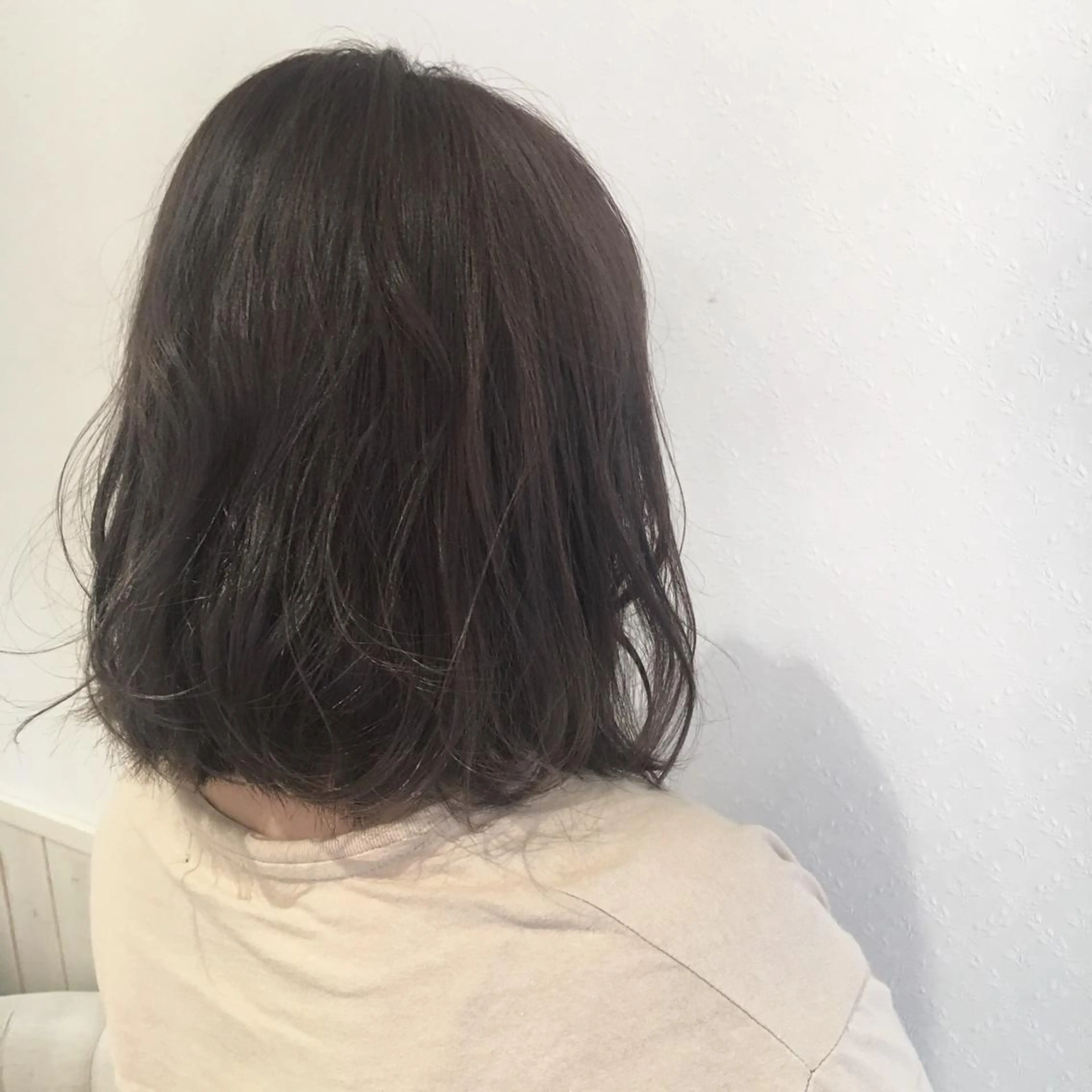 セミロング カラー 宮内 真乃のヘアスタイル