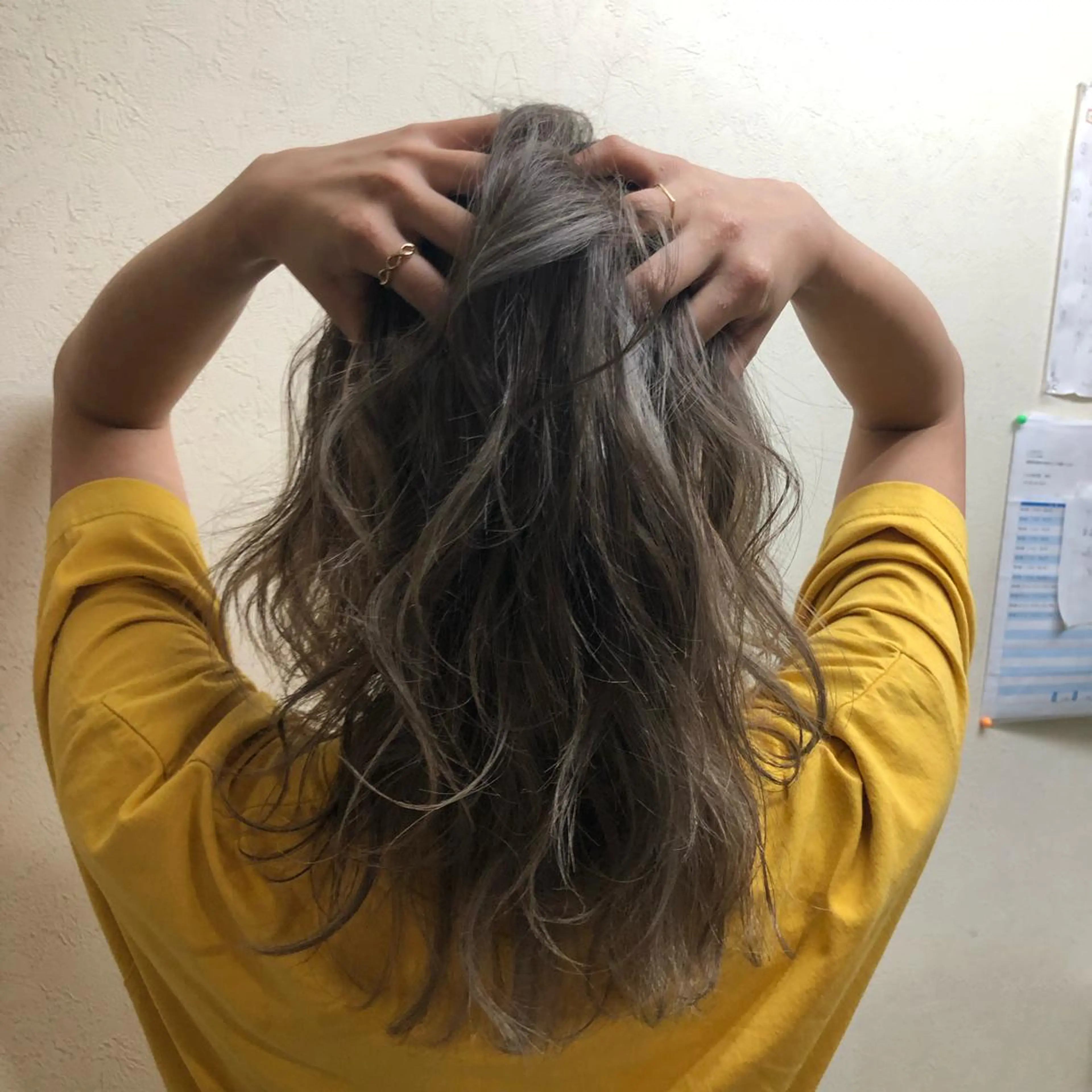 セミロング ハイライト 山崎 雄太のヘアスタイル