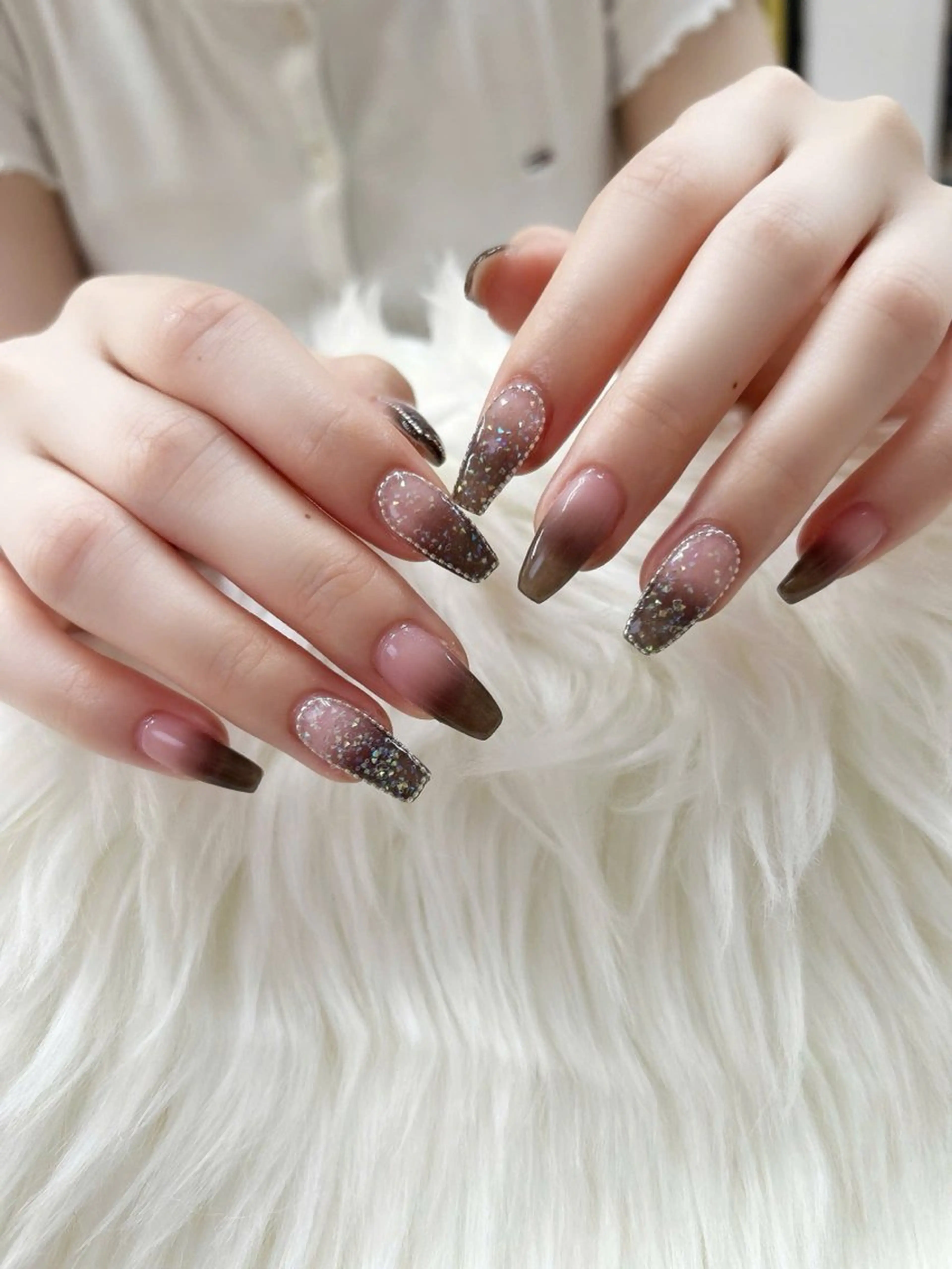 ネイル フレンチネイル グラデーション キラキラネイル 韓国ネイル マグネットネイル ハンドネイル ハンドケア Hara Nailのネイルデザイン