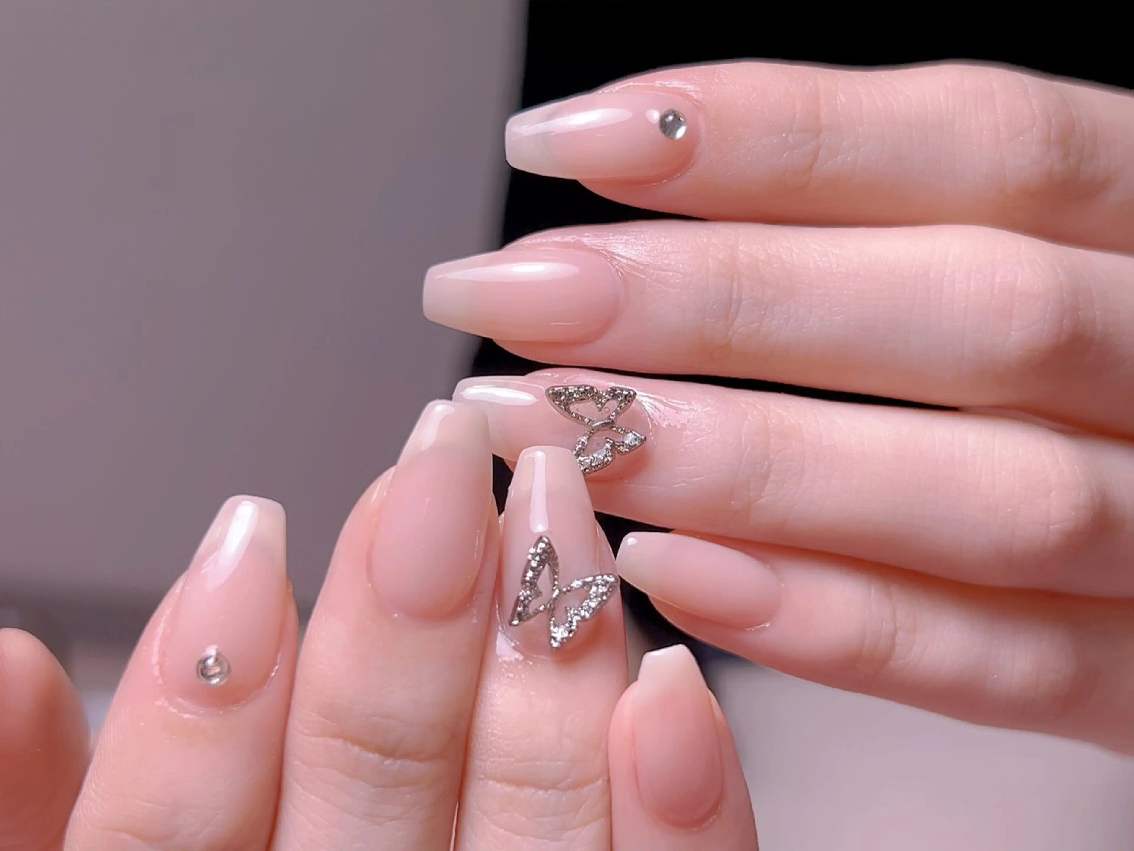 ネイル フレンチネイル ジェルネイル グラデーション 韓国ネイル マグネットネイル ハンドネイル 【長さ出し】 IRIS NAILのネイルデザイン