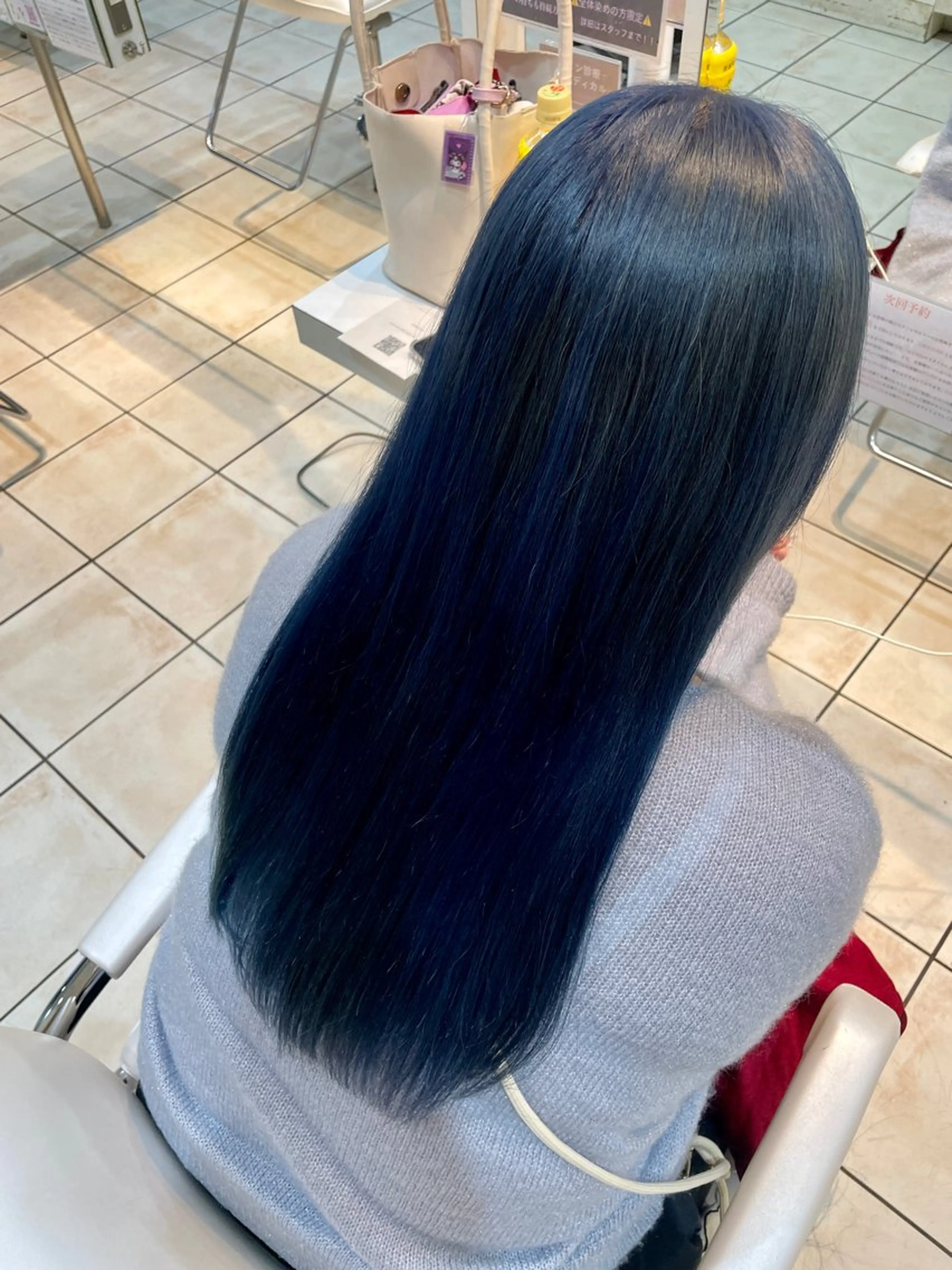 ロング カラー ブリーチ ブルーカラー ネイビーカラー ブリーチ/ヘアセット 【𝙍𝙞𝙣𝙤】のヘアスタイル