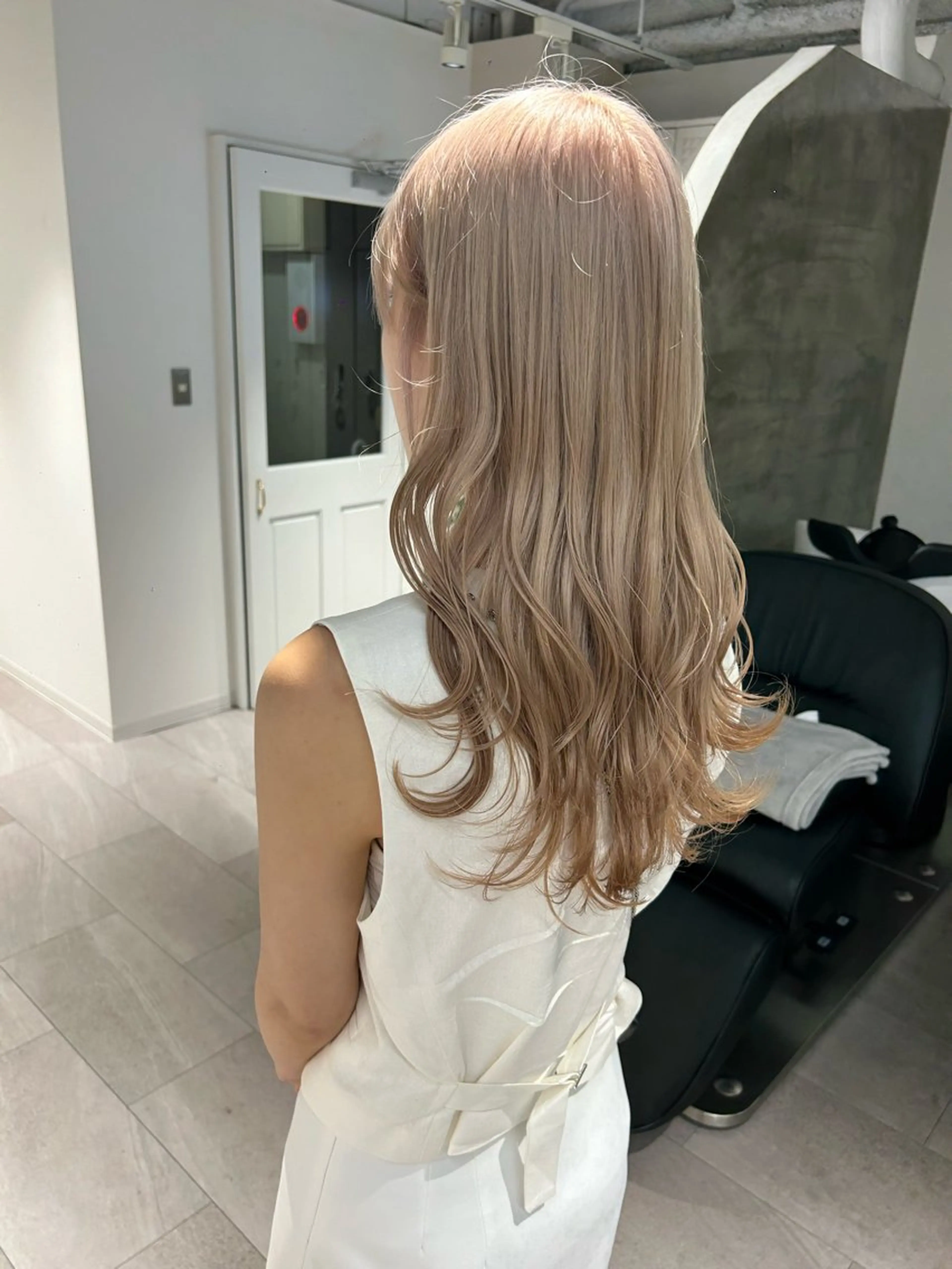 ロング ior北千住【イオール】所属・YU(ハイトーン/ ブリーチカラー)のヘアスタイル