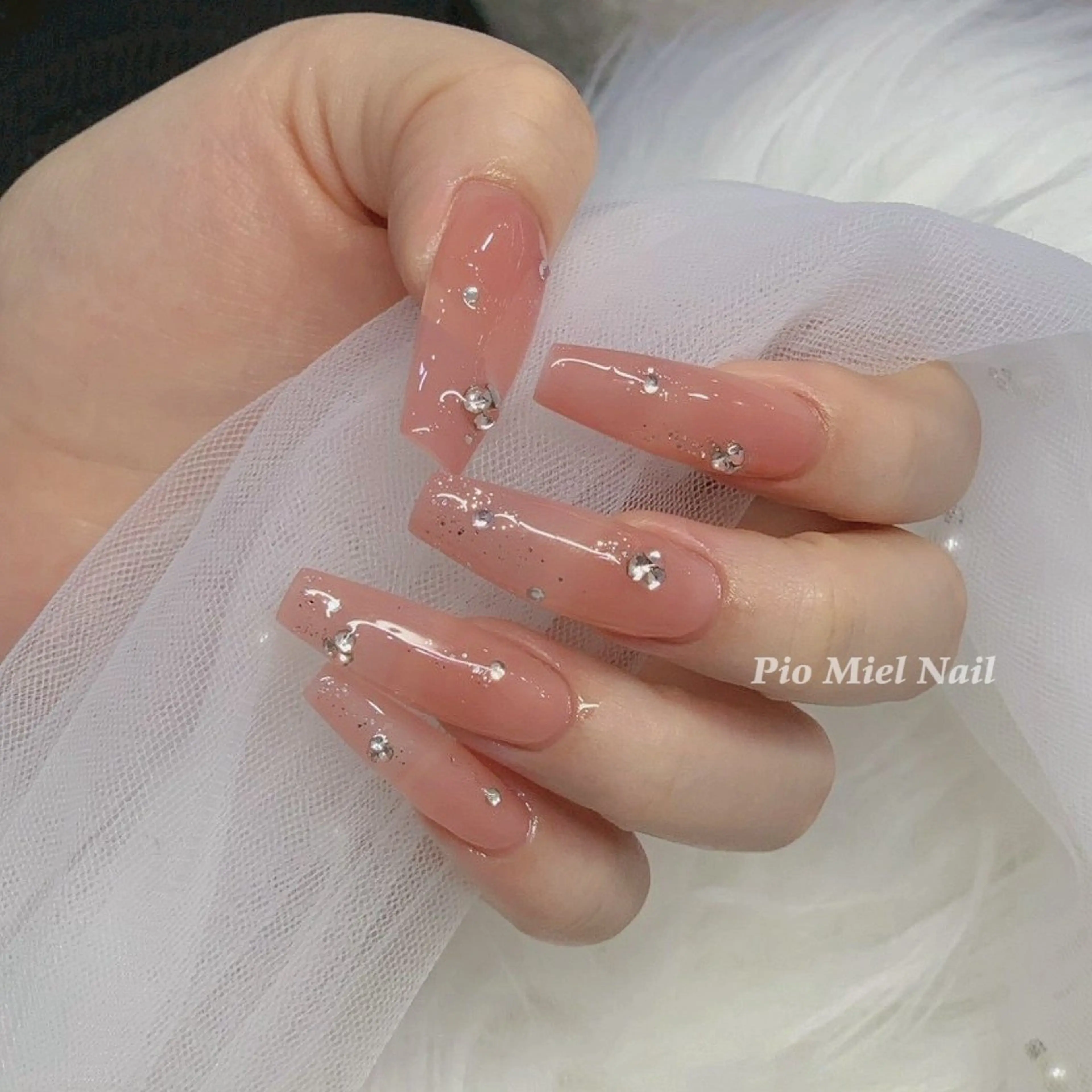 ネイル 氷ネイル・うるうるネイル ラメ(グリッター) ロングネイル オフィスネイル ピンク ハンドネイル HANA 長さだしのネイルデザイン