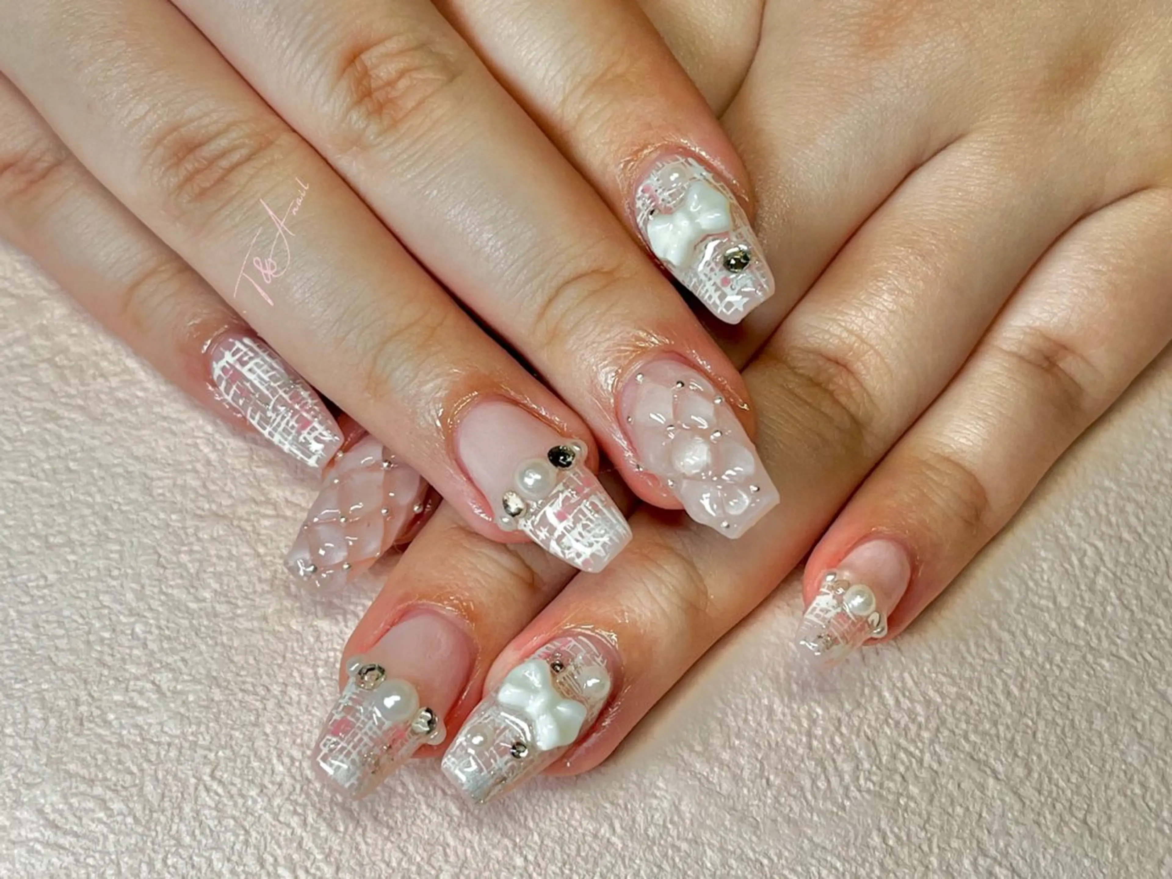 ネイル 長さ出し ジェルネイル キラキラネイル リボン スカルプネイル ハンドネイル T&A nailのネイルデザイン