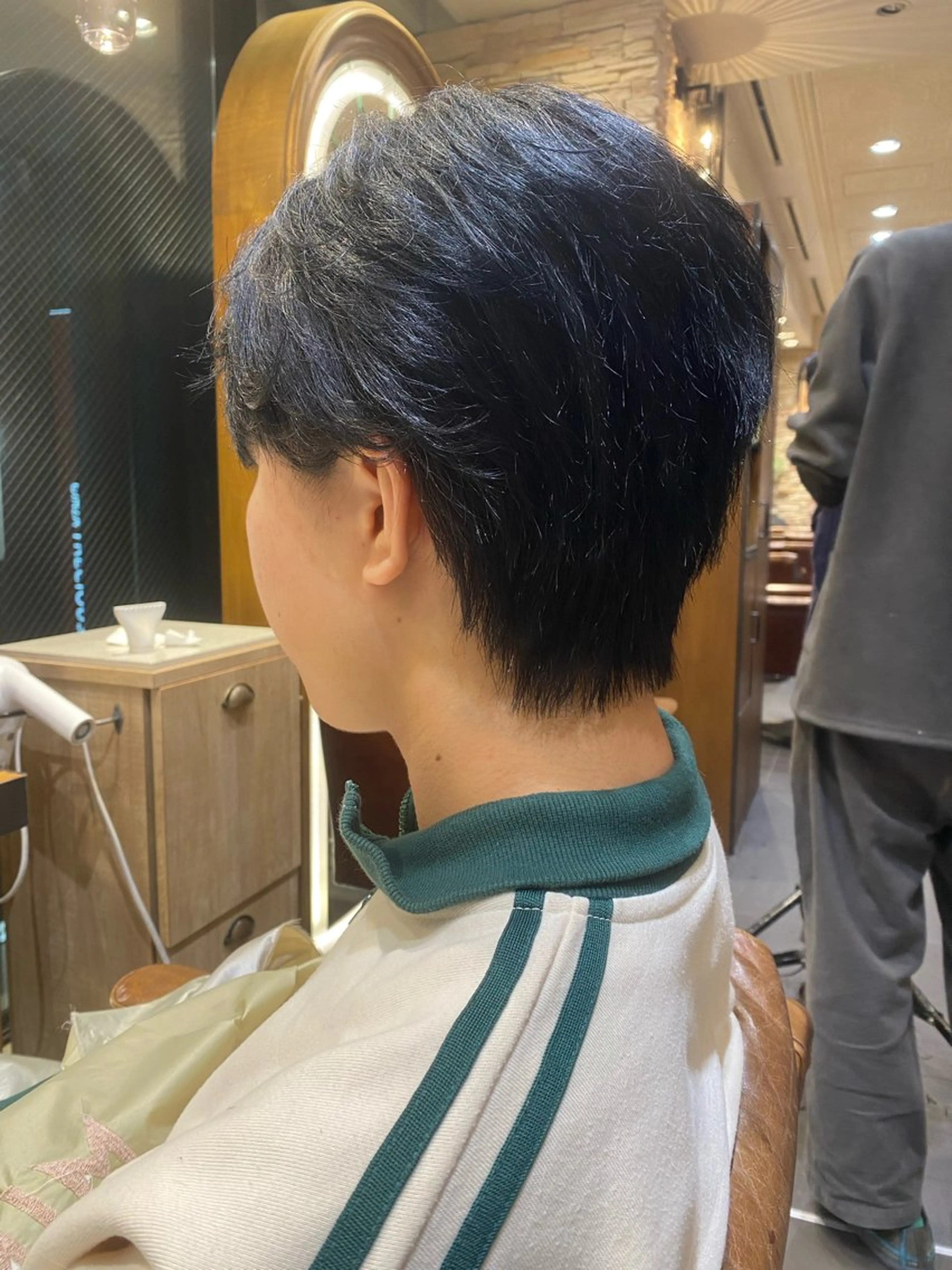 ショート カラー メンズ マッシュ 黒髪 ブルーカラー ブルーブラック くびれヘア 銀座/似合わせパーマ /韓国ヘア/内田悠斗のヘアスタイル