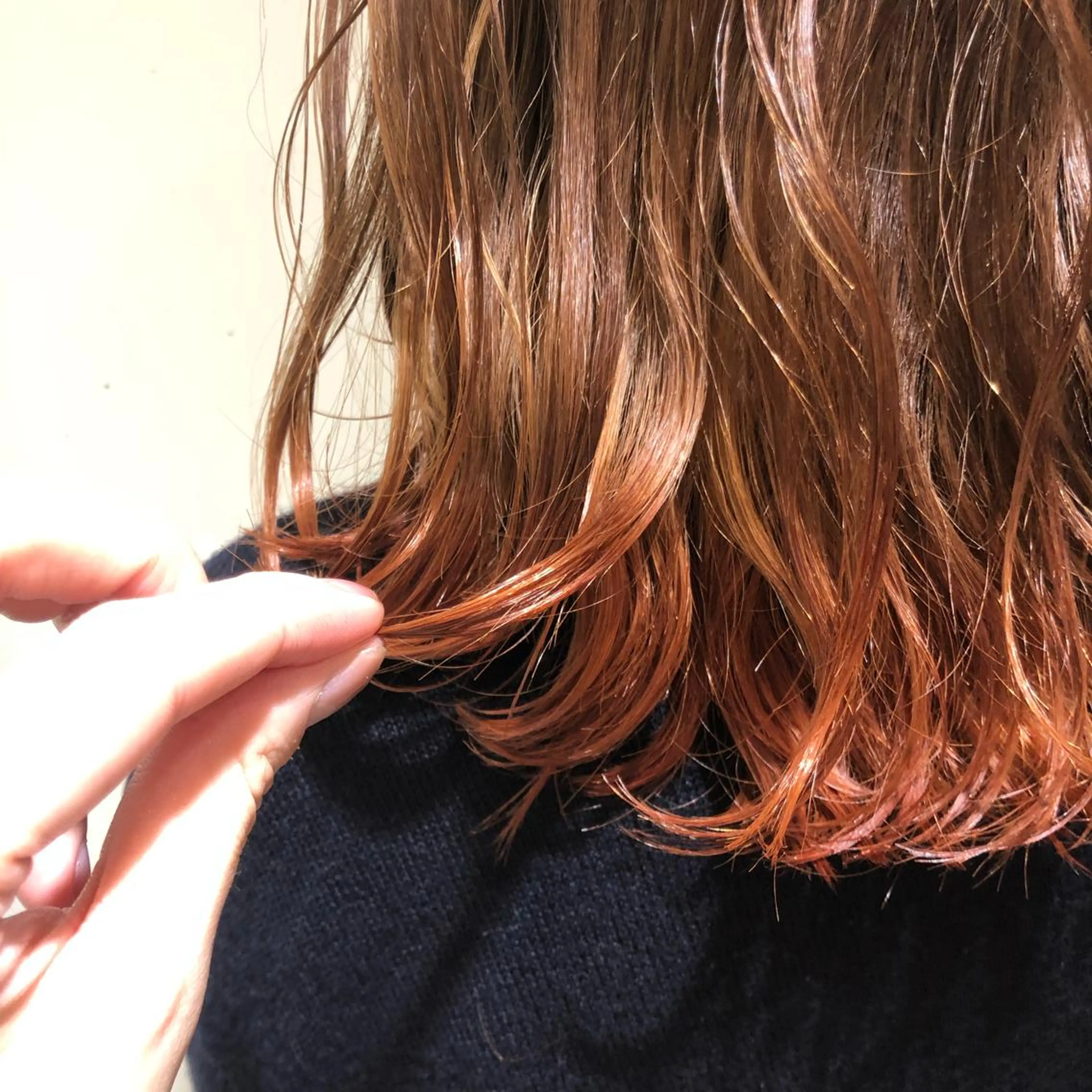 ミディアム カラー パーマ ヘアアレンジ ブリーチ ブラウンカラー グラデーションカラー ハイライトカラー オレンジ 【ツヤ髪美容師】 ツダケイスケのヘアスタイル