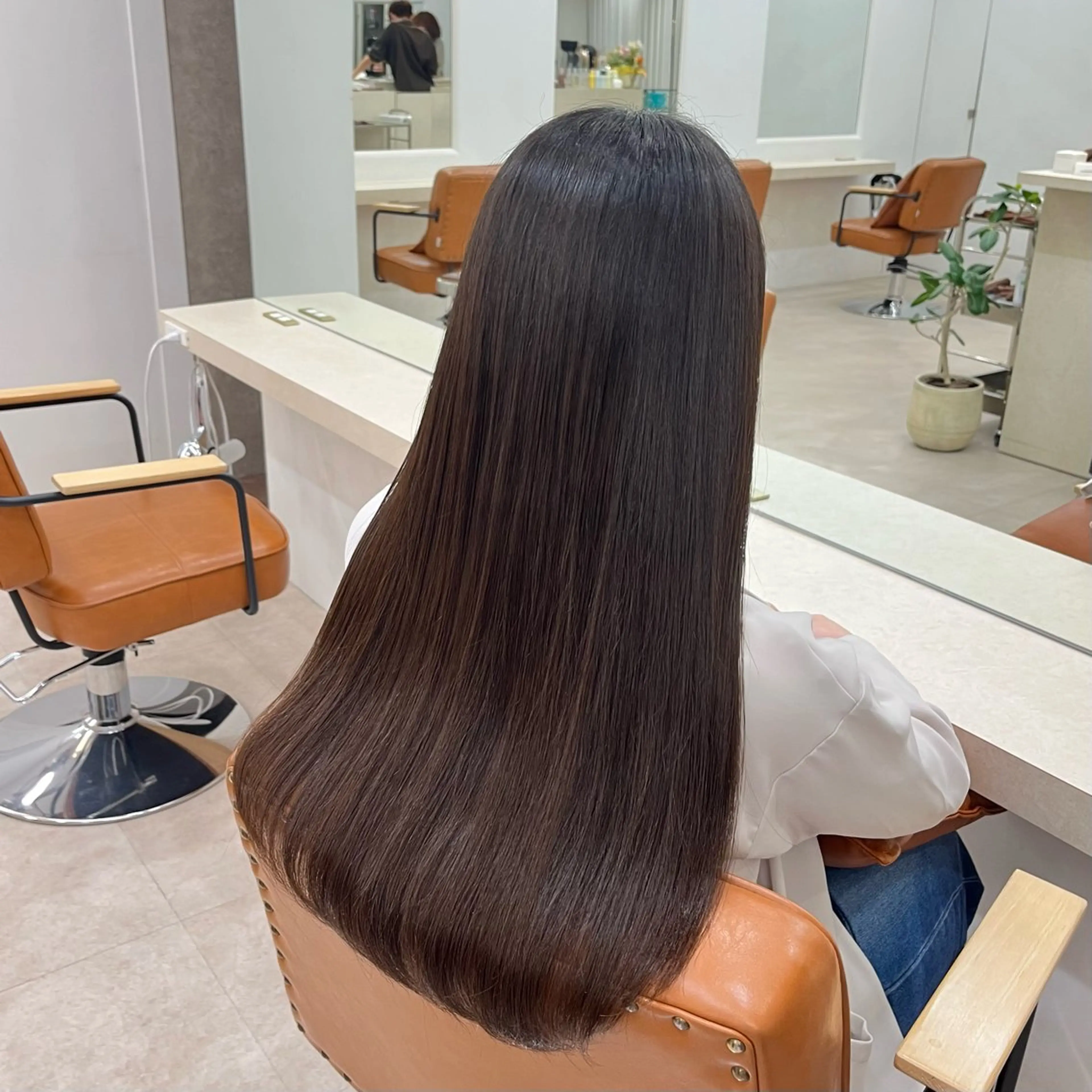 トリートメント 🎧りな /縮毛矯正 /カラー💭のヘアスタイル