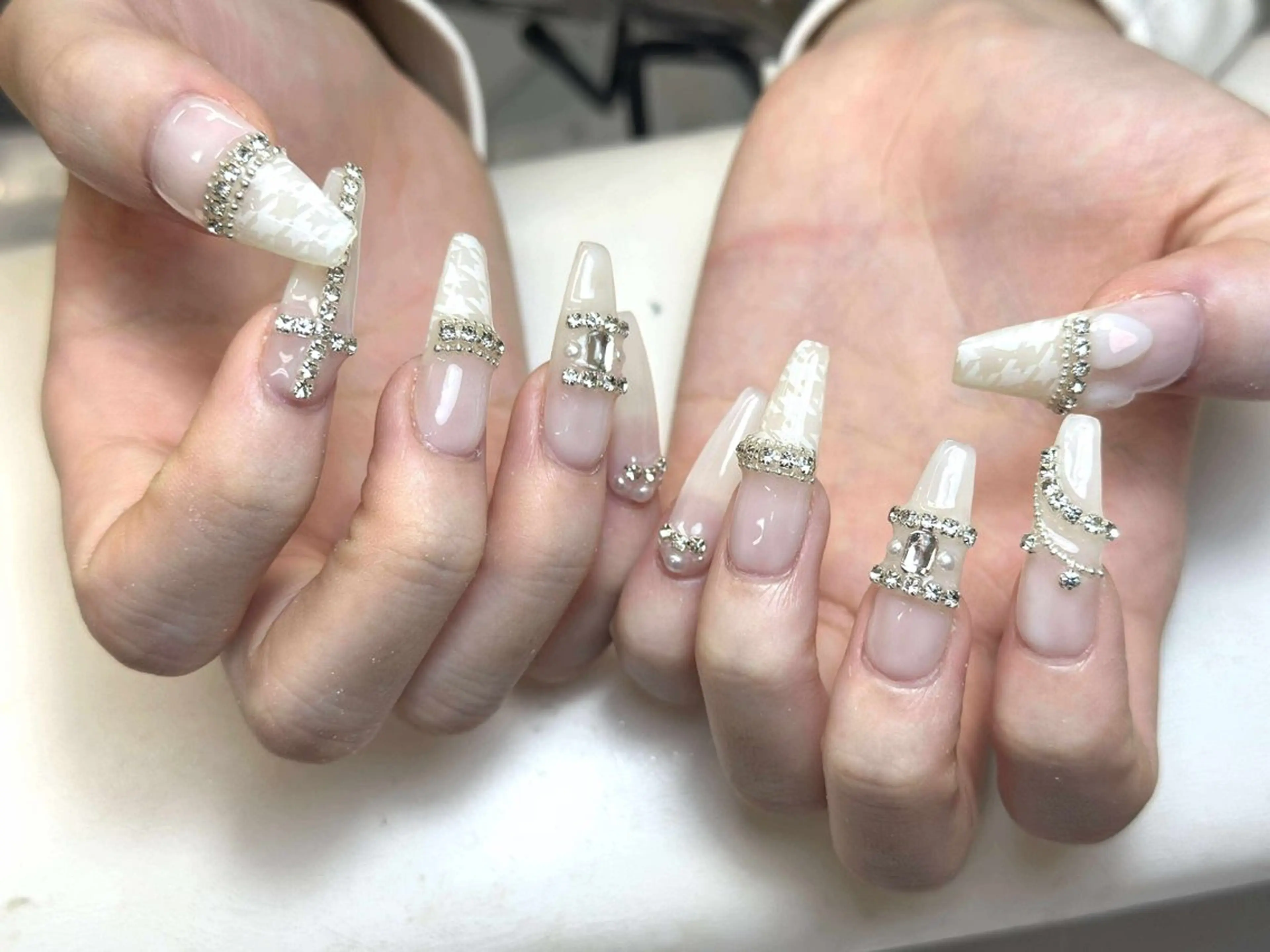ネイル アートネイル 成人式 ジェルネイル ニュアンスネイル 夏ネイル ハンドネイル Nie Nail Shinokuboのネイルデザイン