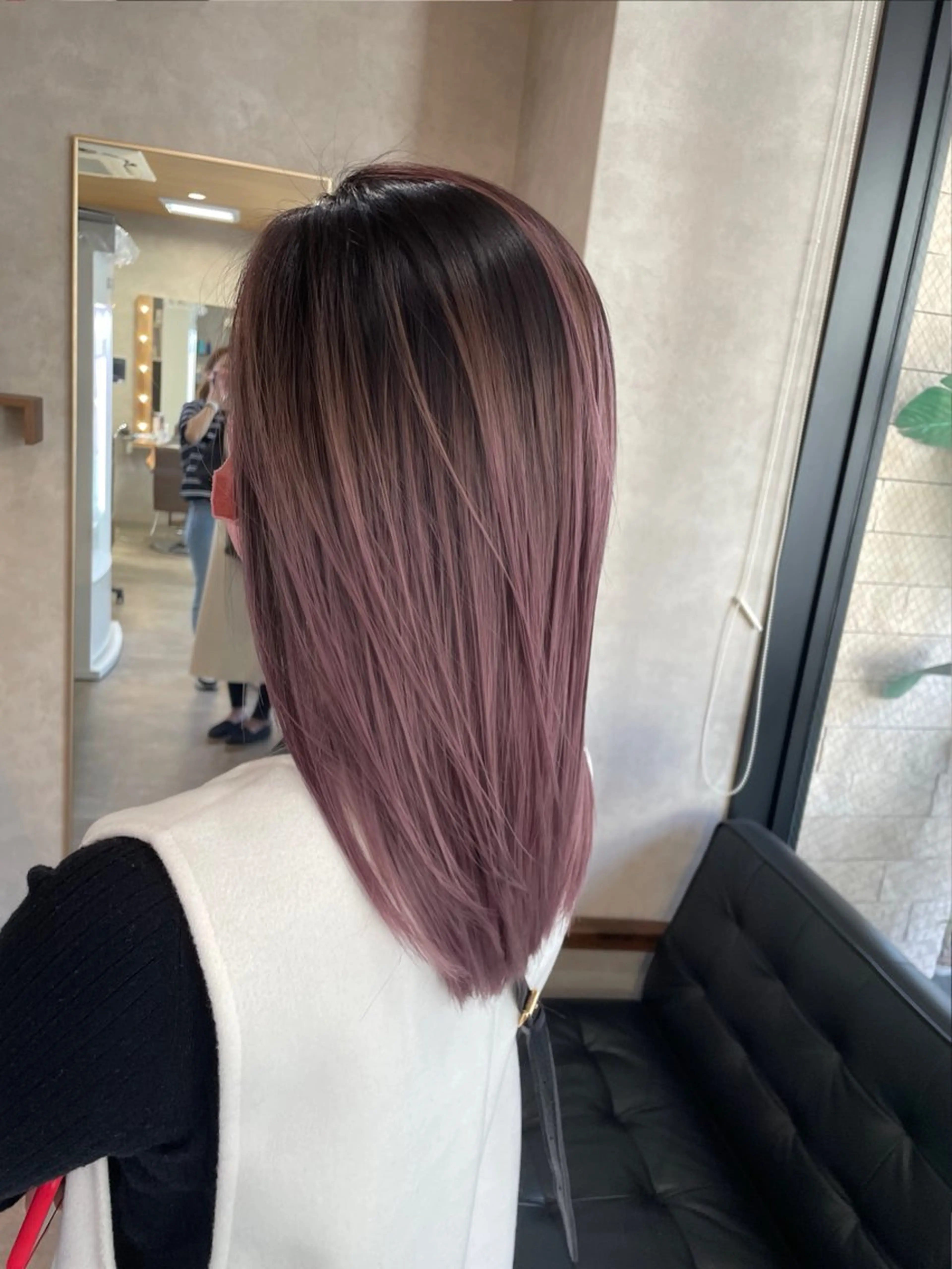 セミロング アッシュ ハイライト 髪質改善 レイヤーカット ウルフカット RIENS♡xrea 山本優舞のヘアスタイル
