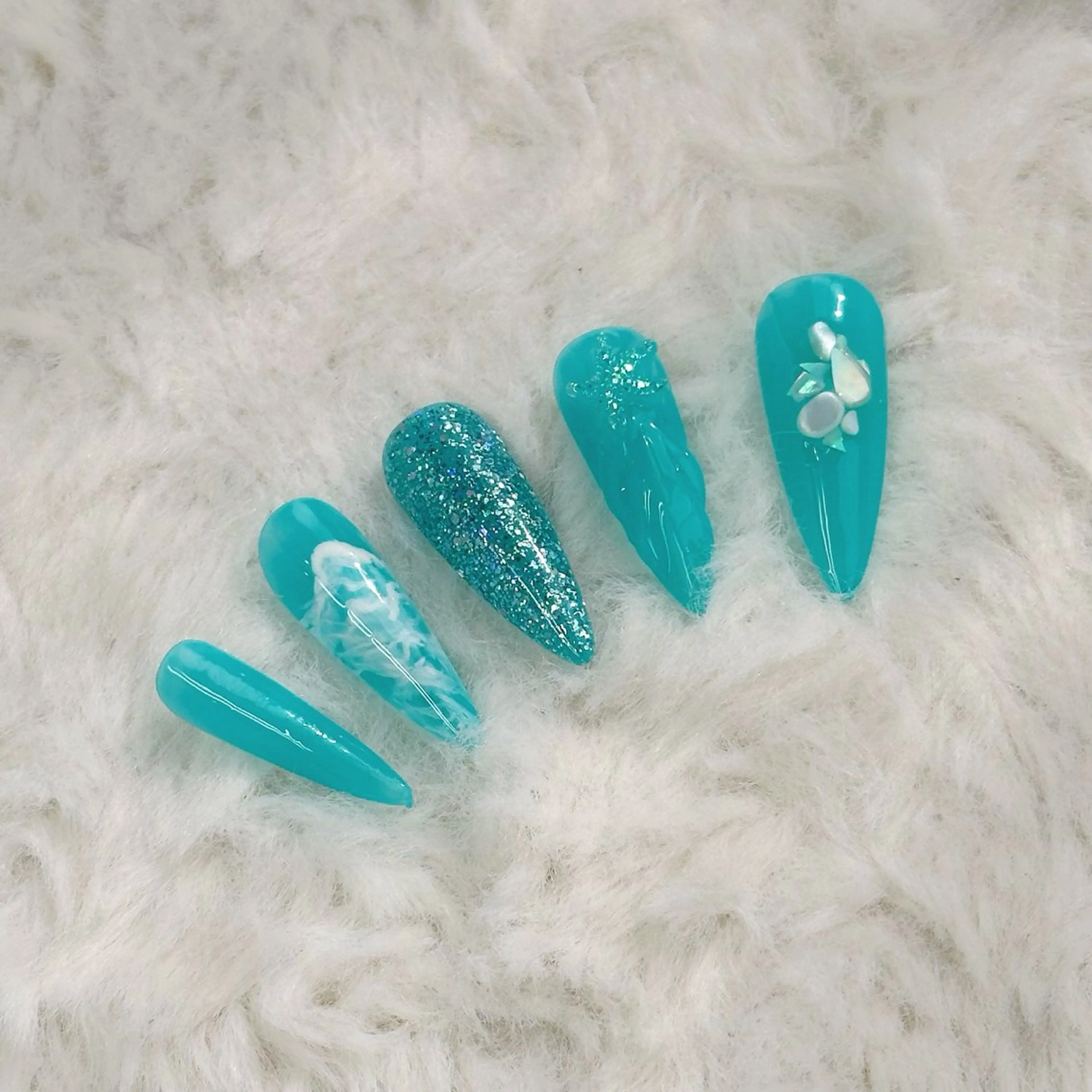 ネイル Y&M NAIL所属・樺井 アオイのネイルデザイン