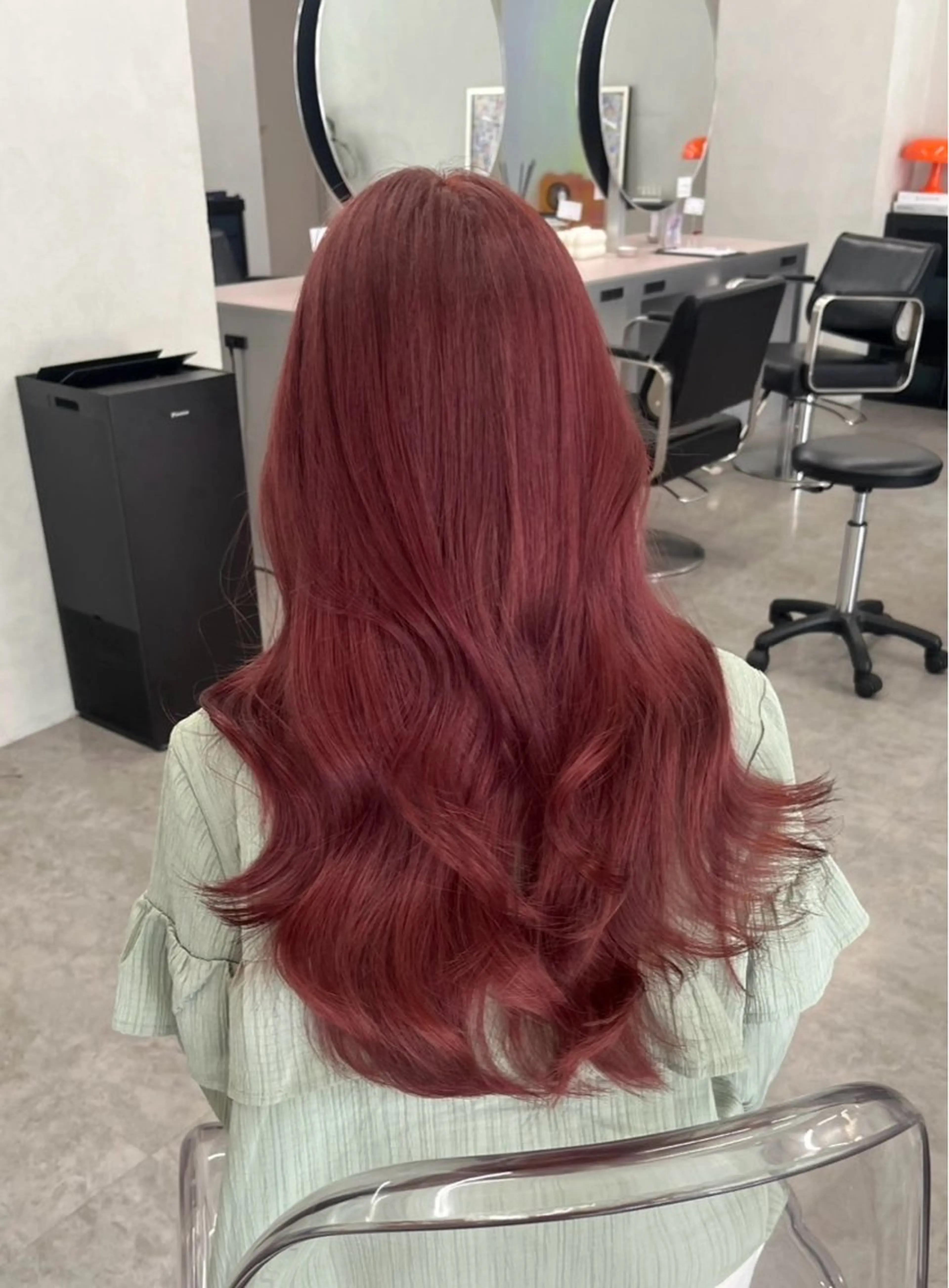 カラー ヘアカラー よしもと ひなのヘアスタイル