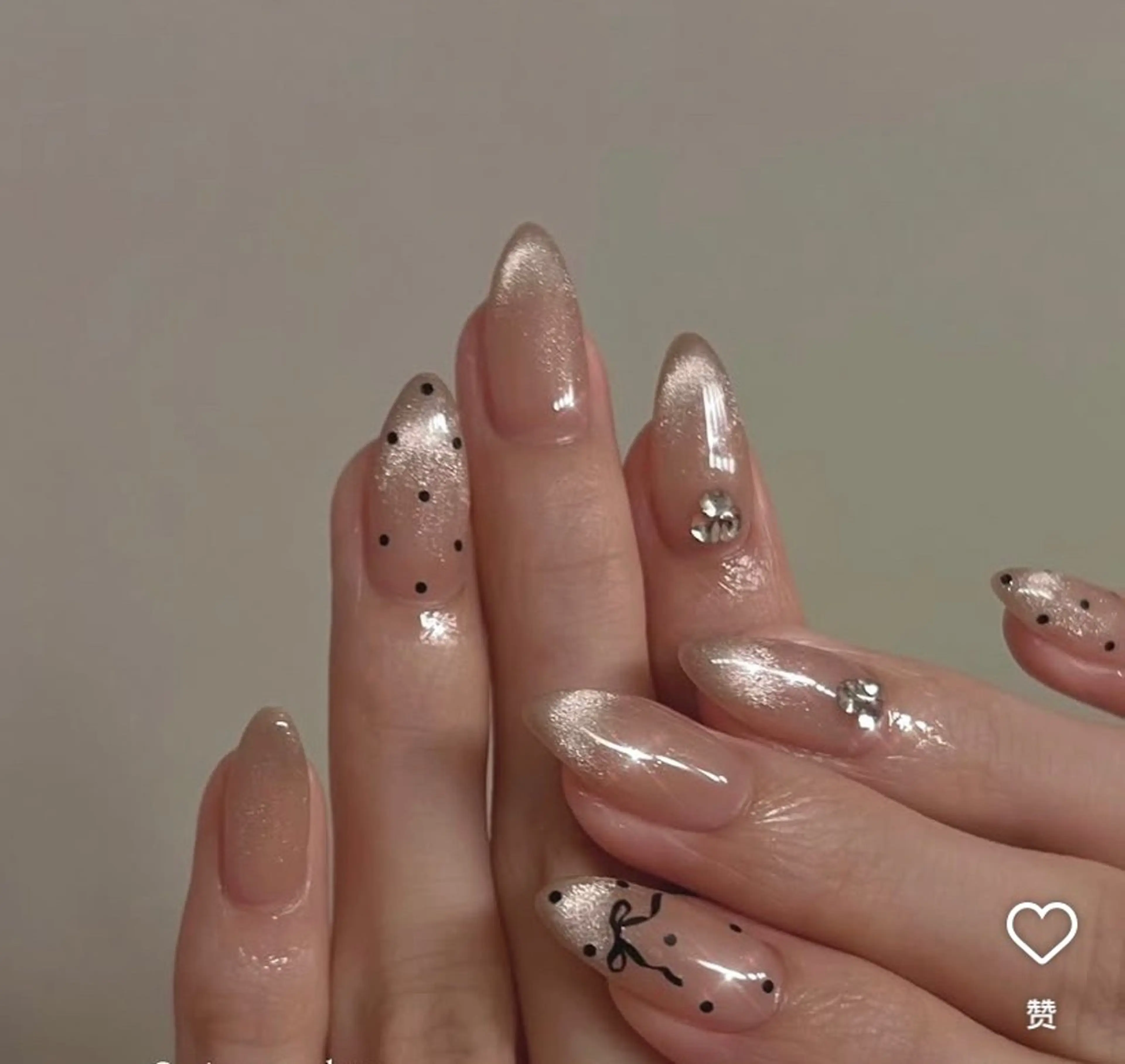 ネイル チークネイル フレンチネイル ジェルネイル ガーリー キラキラネイル ハンドネイル UM nail salon所属・高橋 雪のネイルデザイン