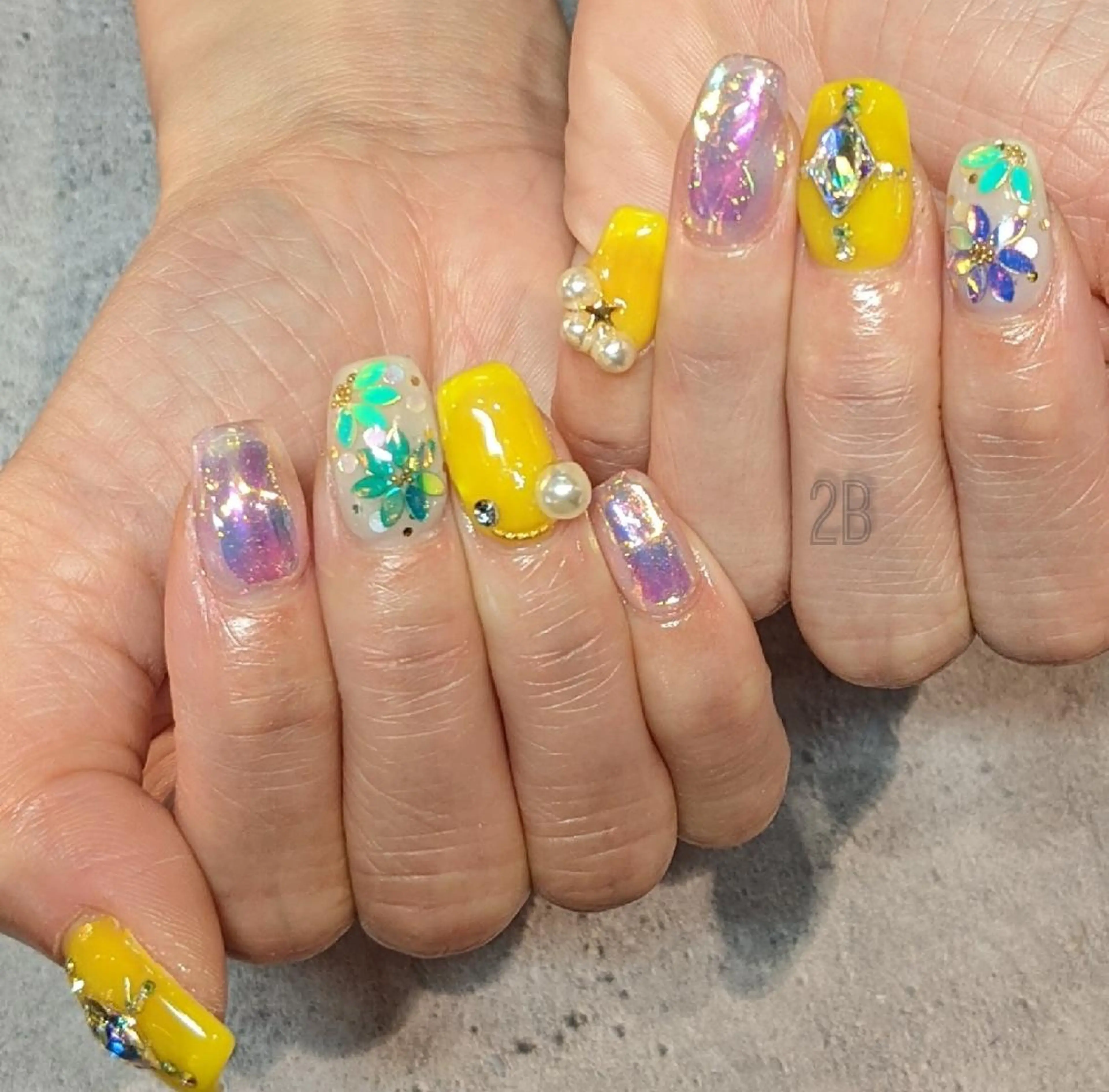 ネイル オーロラネイル フレンチネイル ジェルネイル ガラスフレンチ 氷ネイル・うるうるネイル 2B__nails ニービー京都伏見区のネイルデザイン