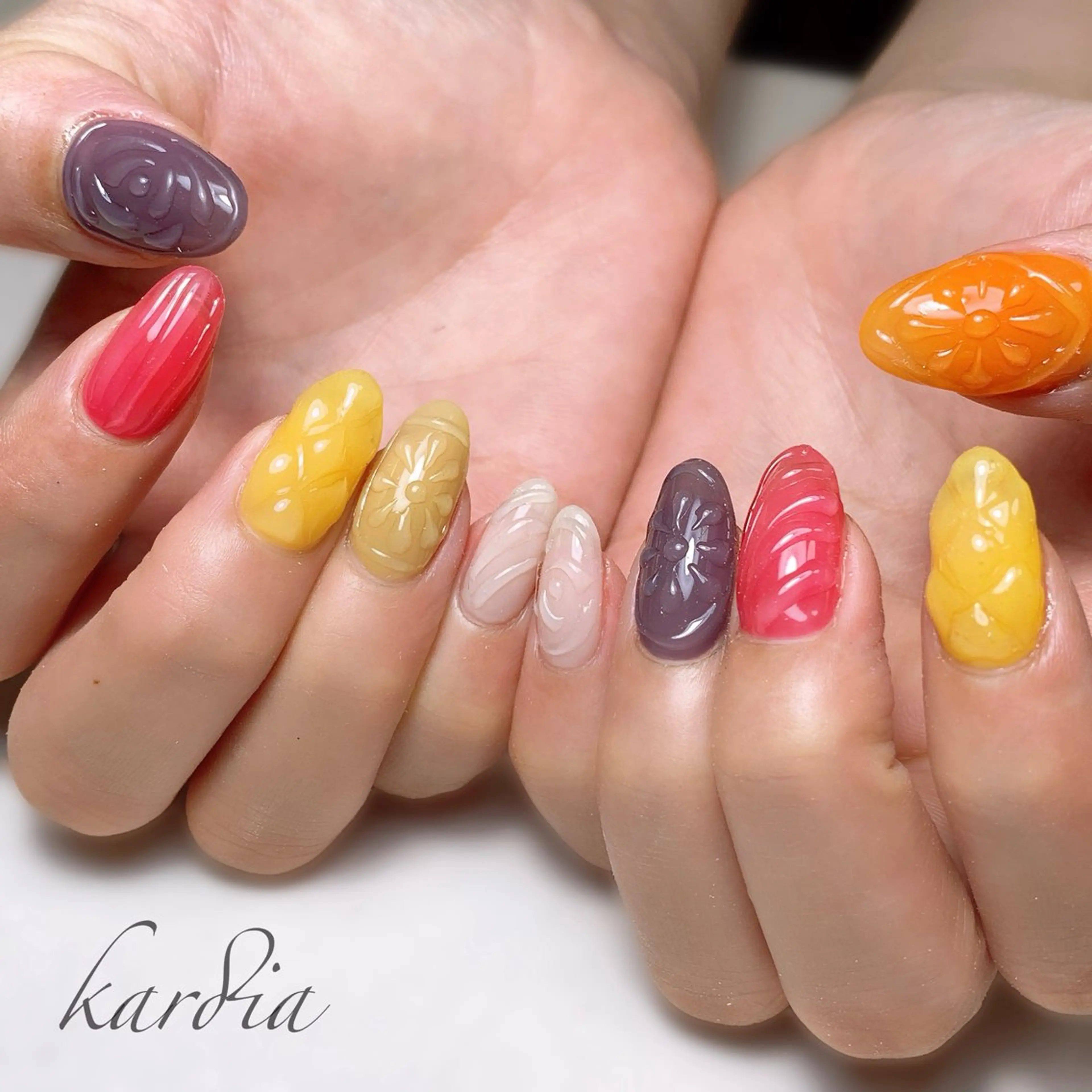 ネイル ハンドネイル καρδιά -ｶﾙﾃﾞｨｱ-のネイルデザイン