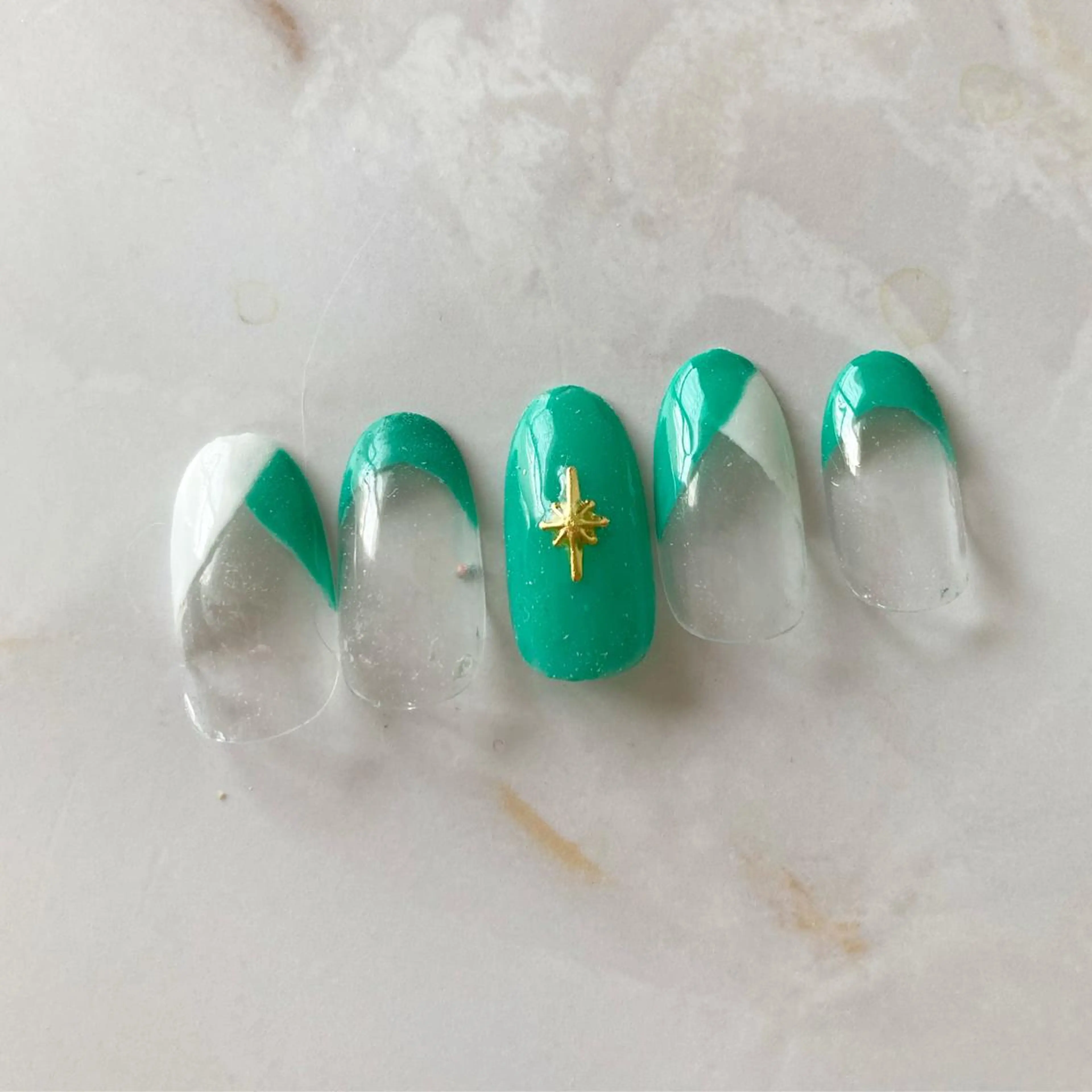 ネイル ハンドネイル フットネイル NailSalon Beniceのネイルデザイン