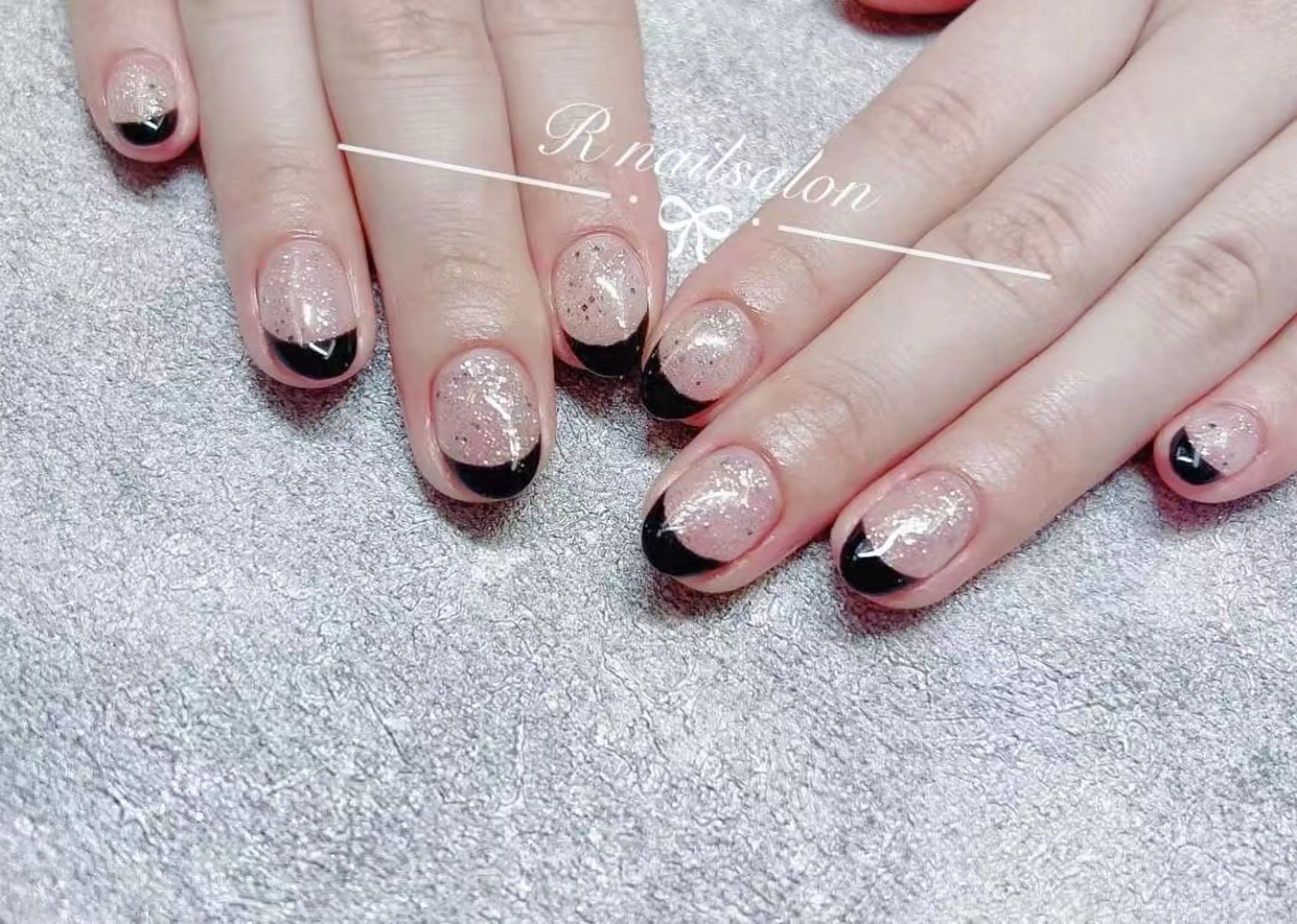ミディアム ハンドネイル R NAILSALONのネイルデザイン