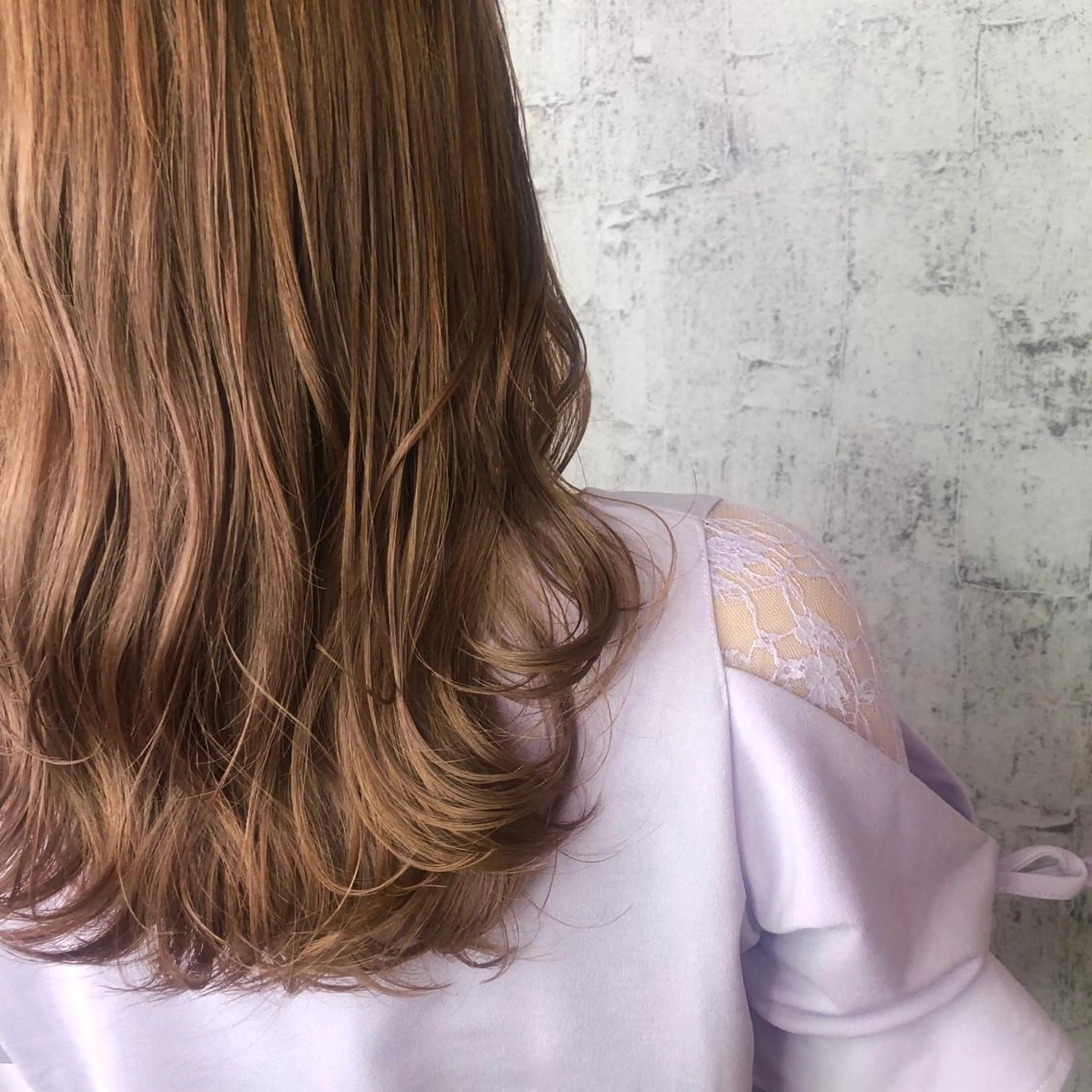 ロング カラー ベージュカラー ピンクカラー ピンクベージュ ベージュ/インナー カラー🤍Rieのヘアスタイル