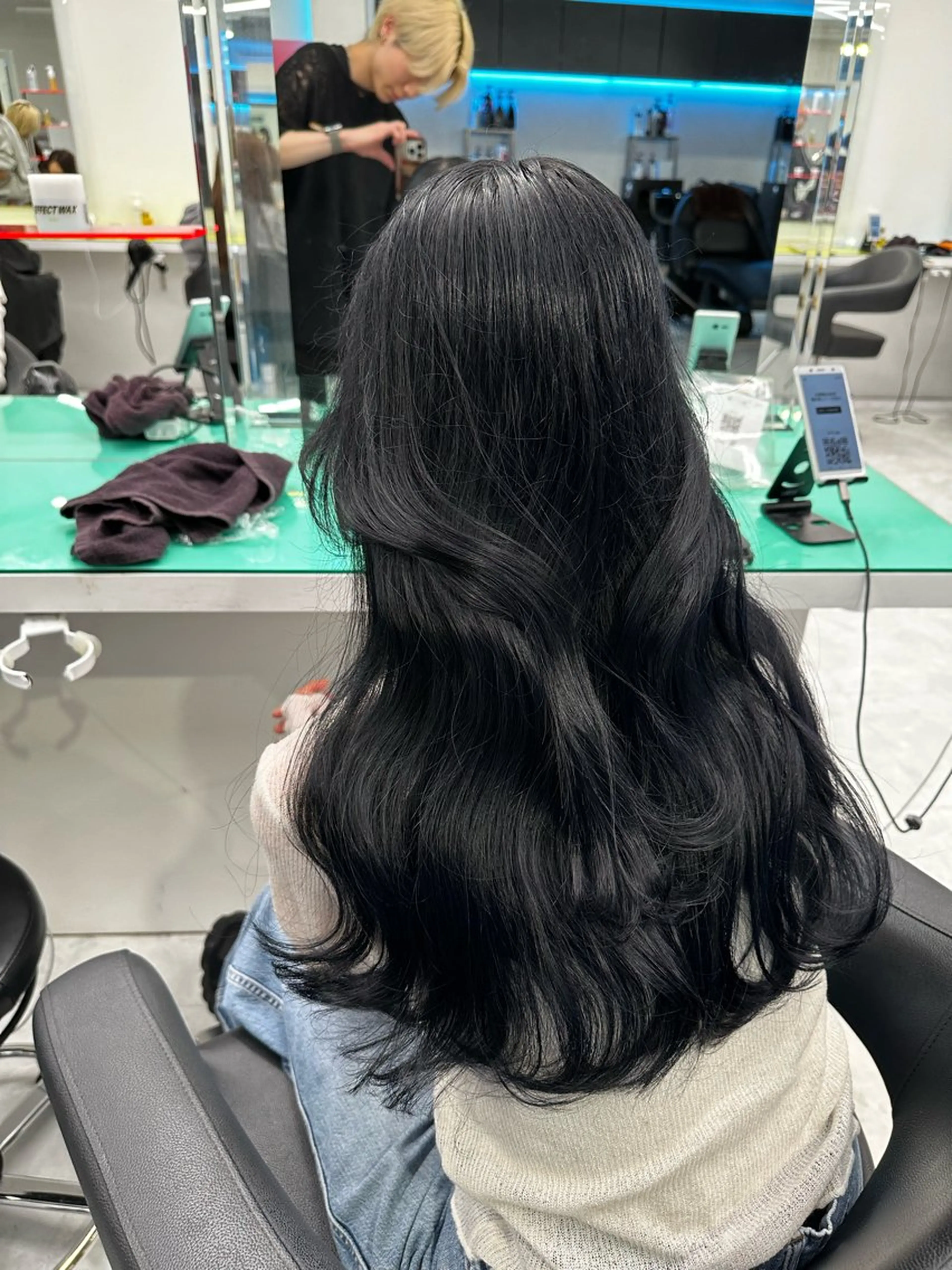 ロング カラー ヘアアレンジ 🌈艶カラー/ 韓国風レイヤーカットのヘアスタイル