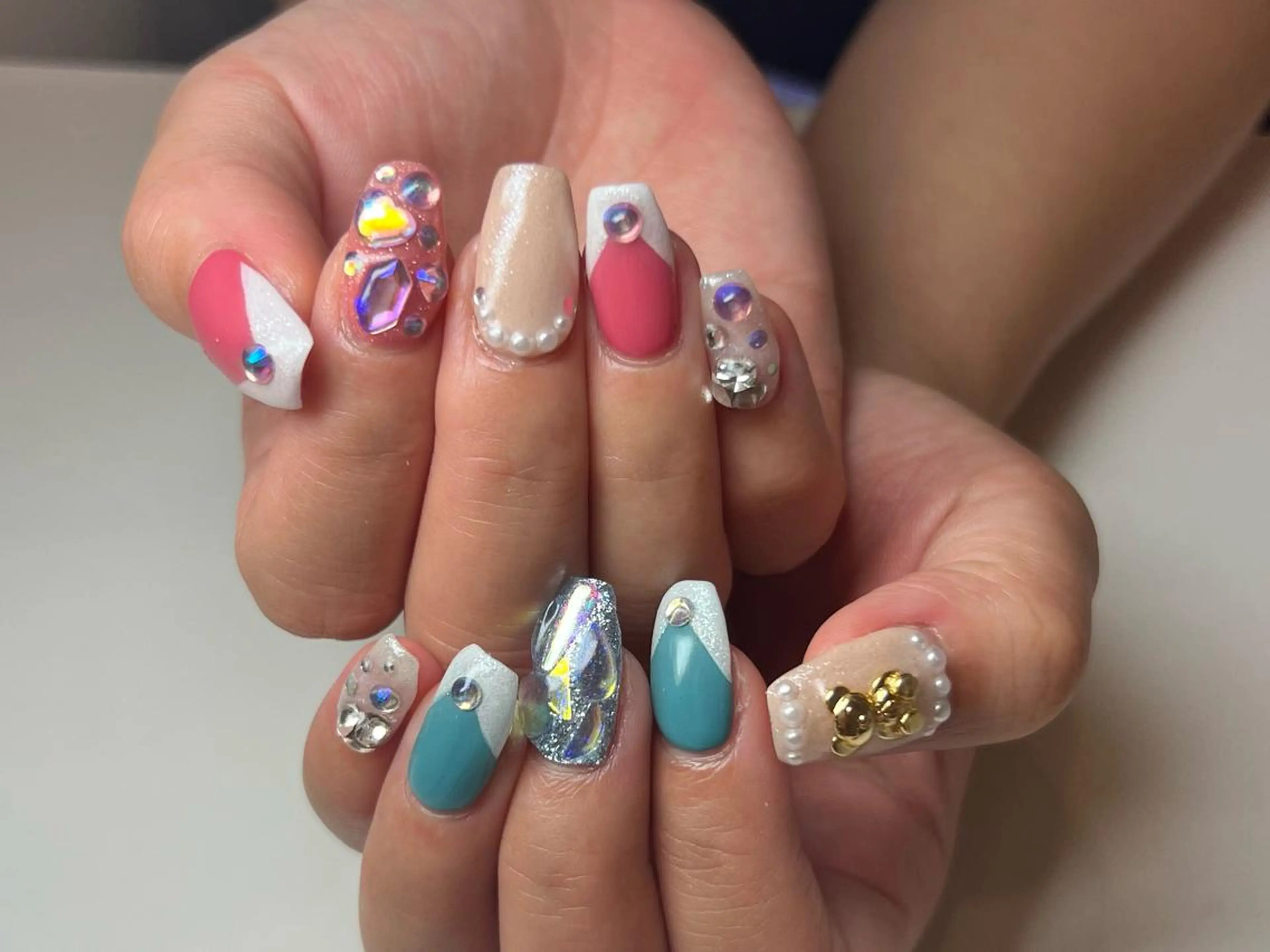 ミディアム ONIKA Nail 青山通り店所属・ONIKA Nail 表参道A4🦋2分のネイルデザイン