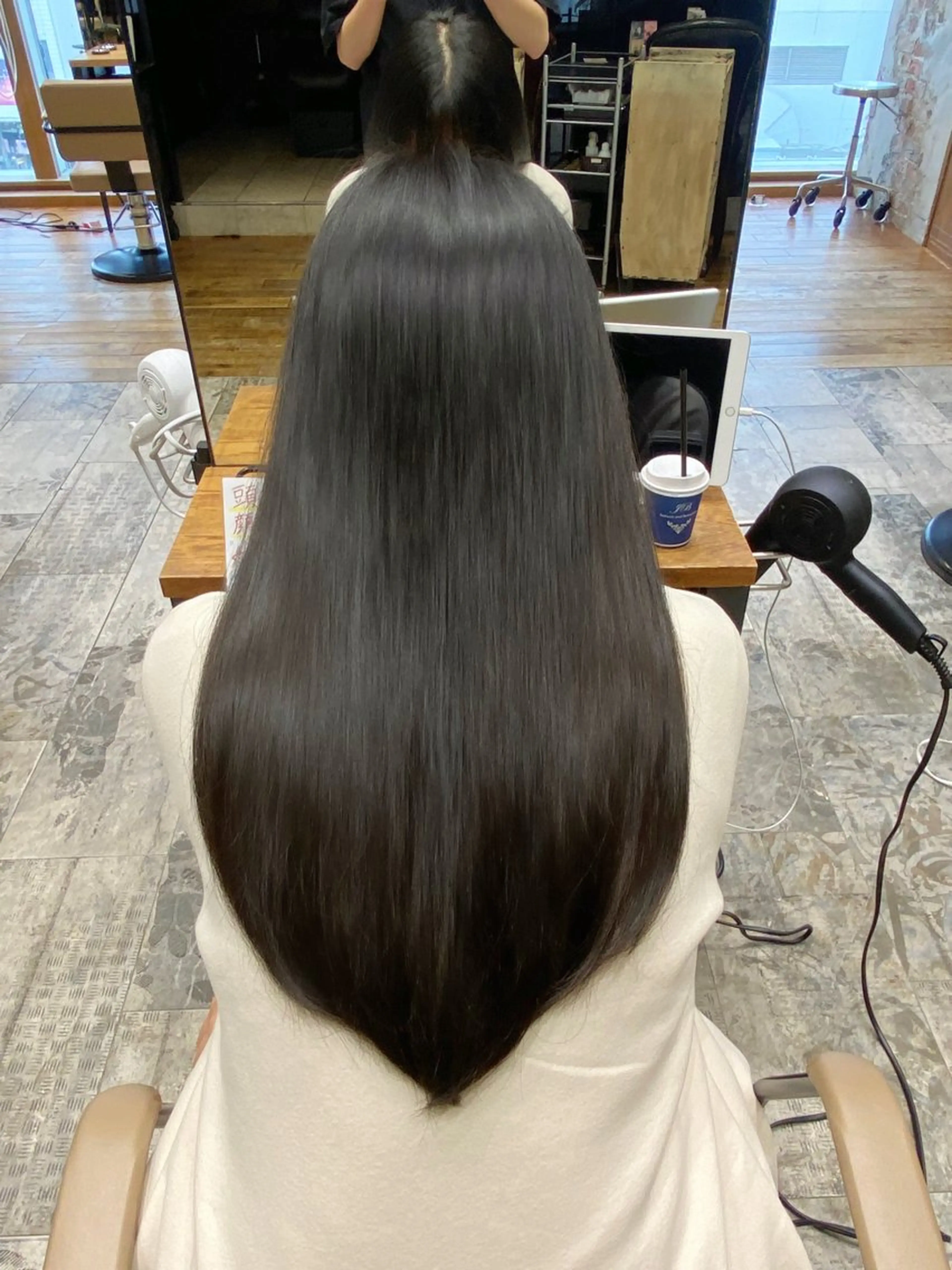 カラー ヘアカラー トリートメント 新宿/レイヤー 顔周りカット溝手優太のヘアスタイル