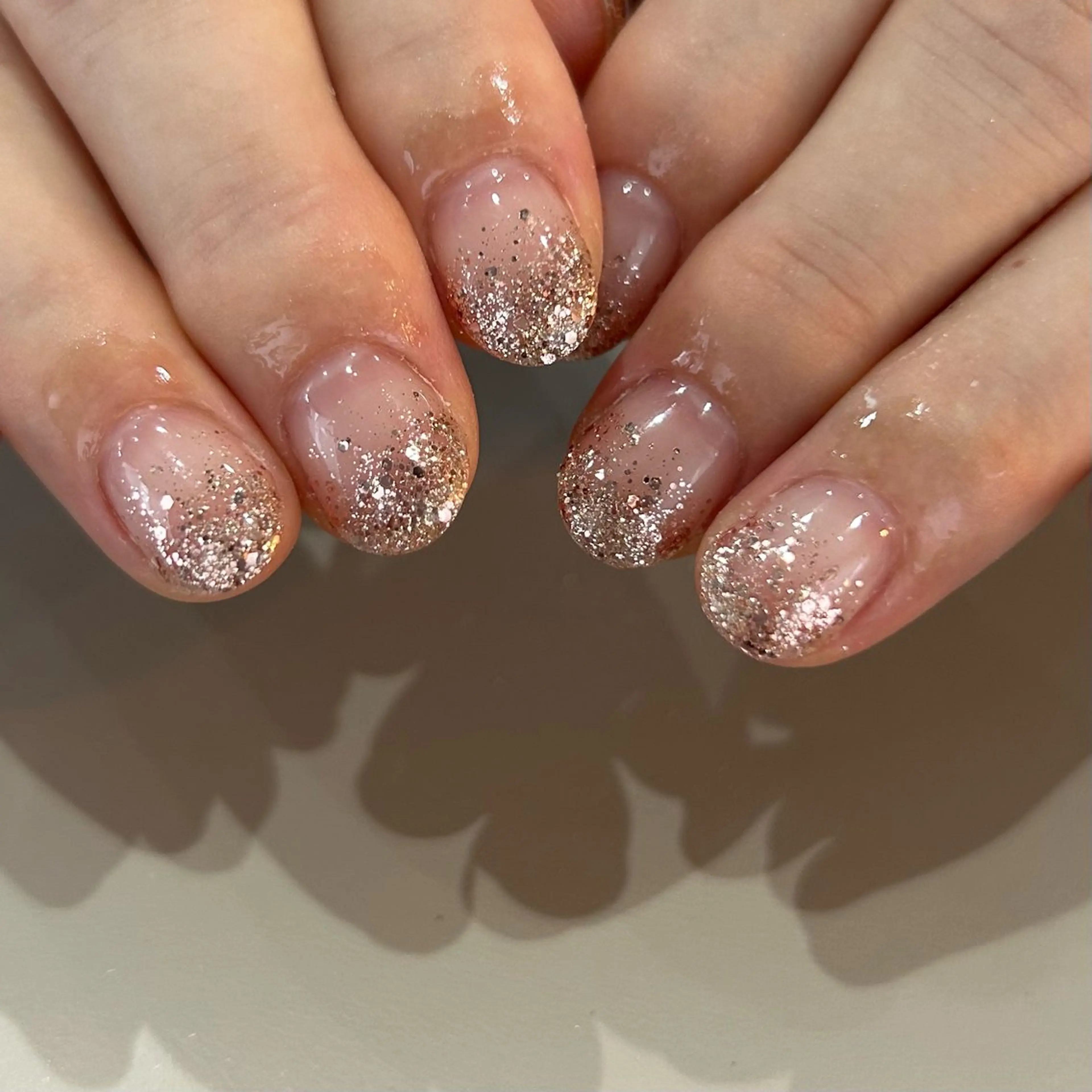 ネイル ラメ(グリッター) ラメグラデーション ピンク ハンドネイル Etel atelier.のネイルデザイン