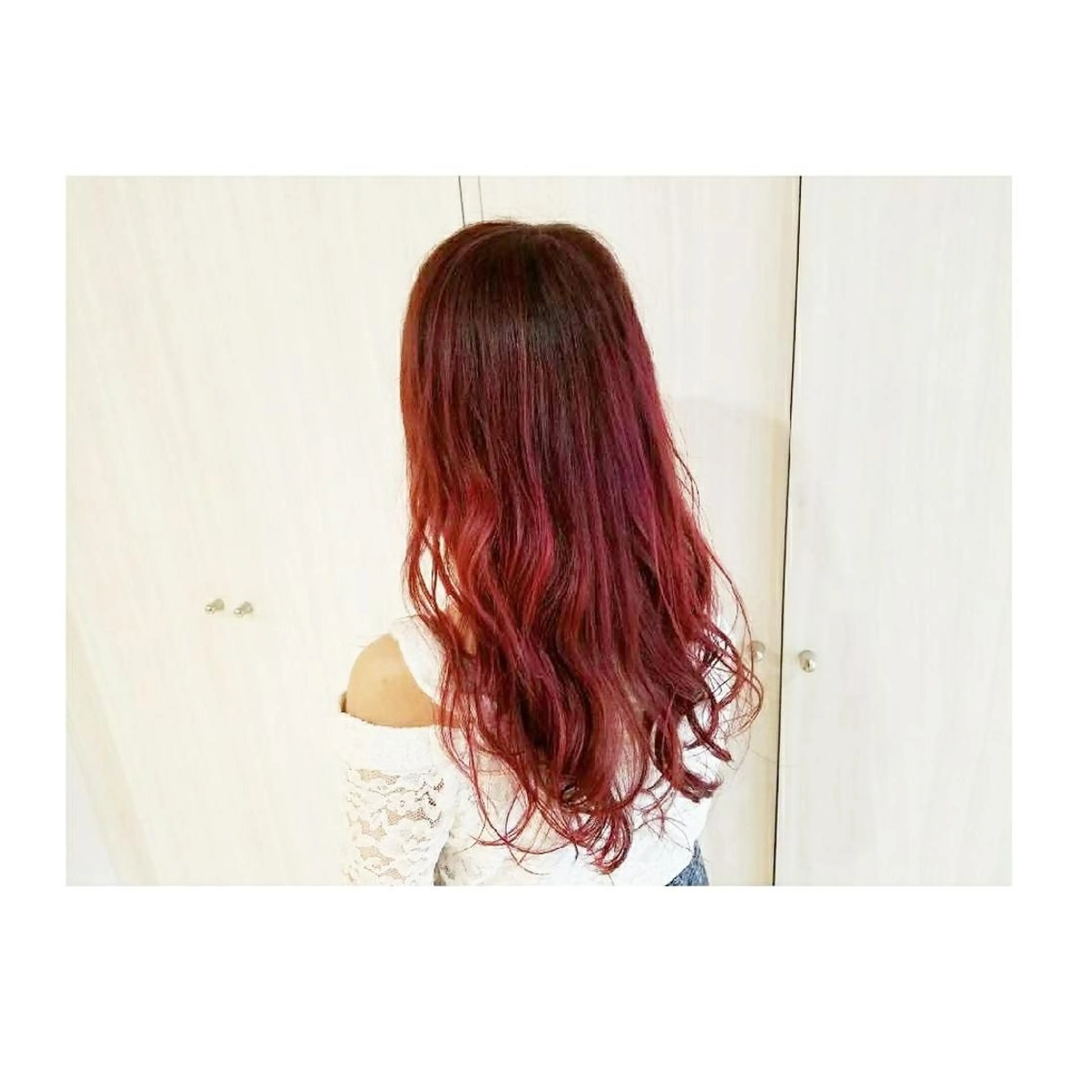 ロング カラー ブリーチ ブリーチなしカラー レッドカラー Luana 矢場町のヘアスタイル