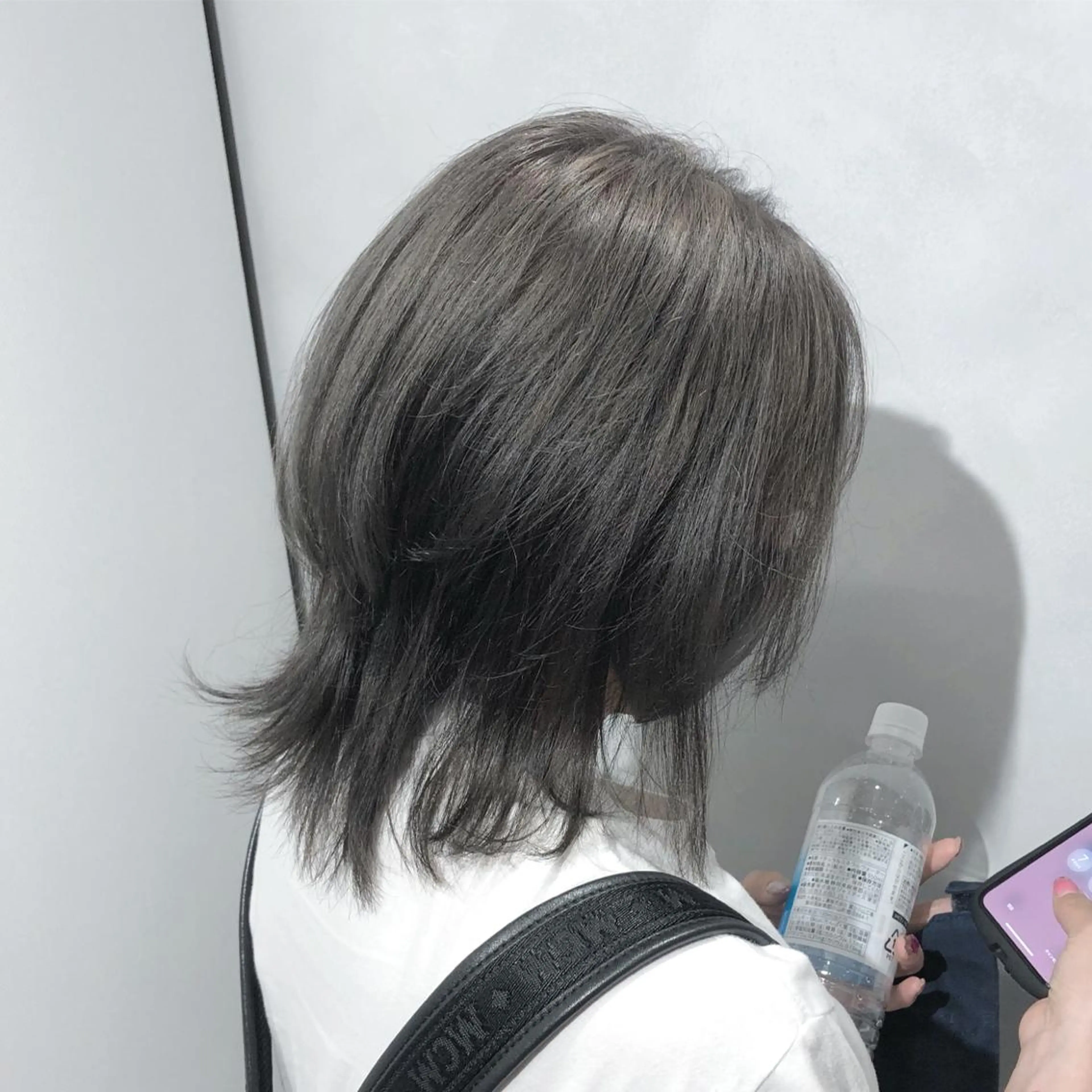 カラー ブリーチ グレージュ ヘアカラー トリートメント 寺田 侑矢のヘアスタイル