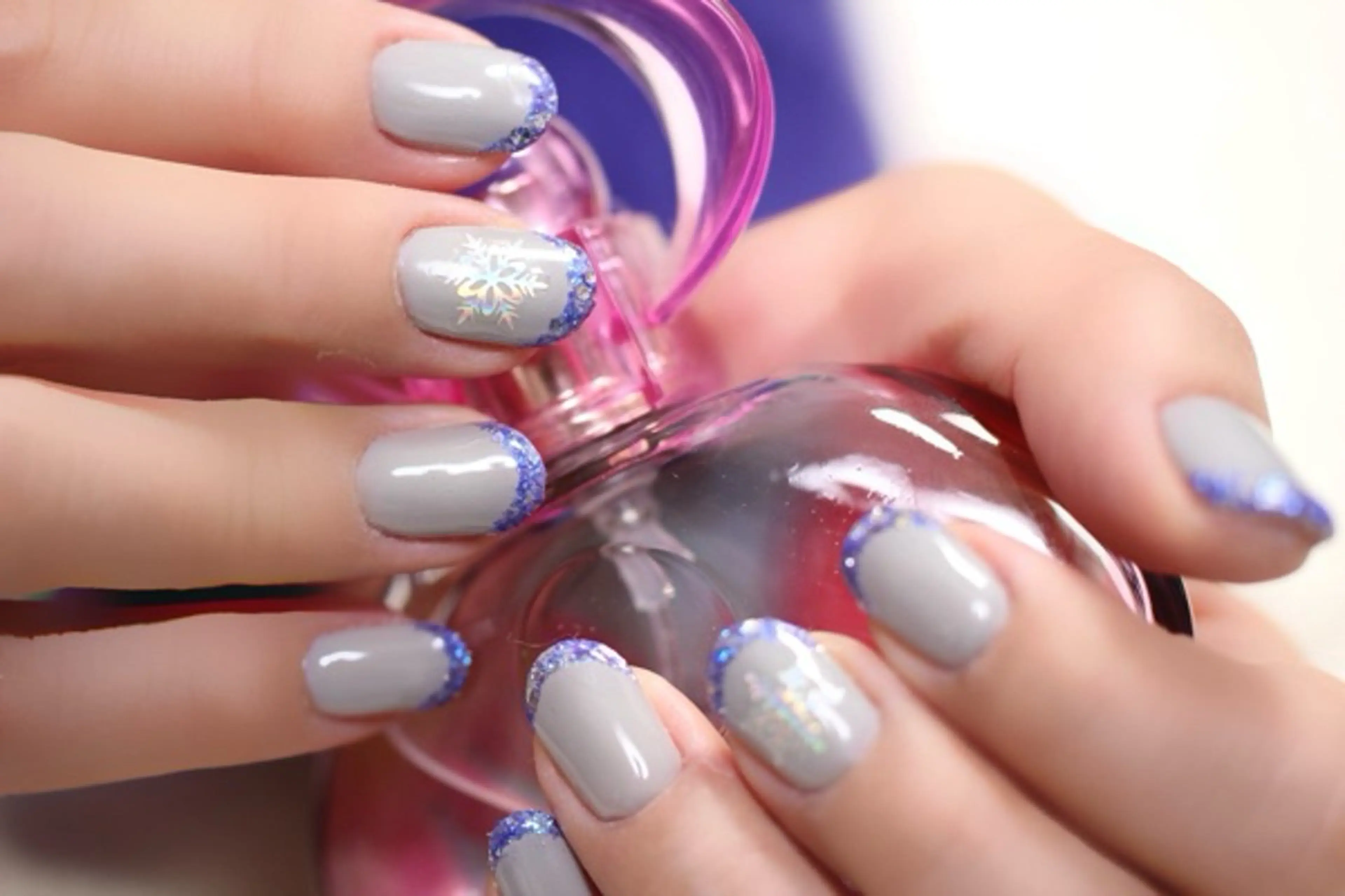 ネイル アートネイル ブルー フレンチネイル ラメ(グリッター) ワンカラーネイル ママリンド　志村坂上店所属・しみ えんのネイルデザイン