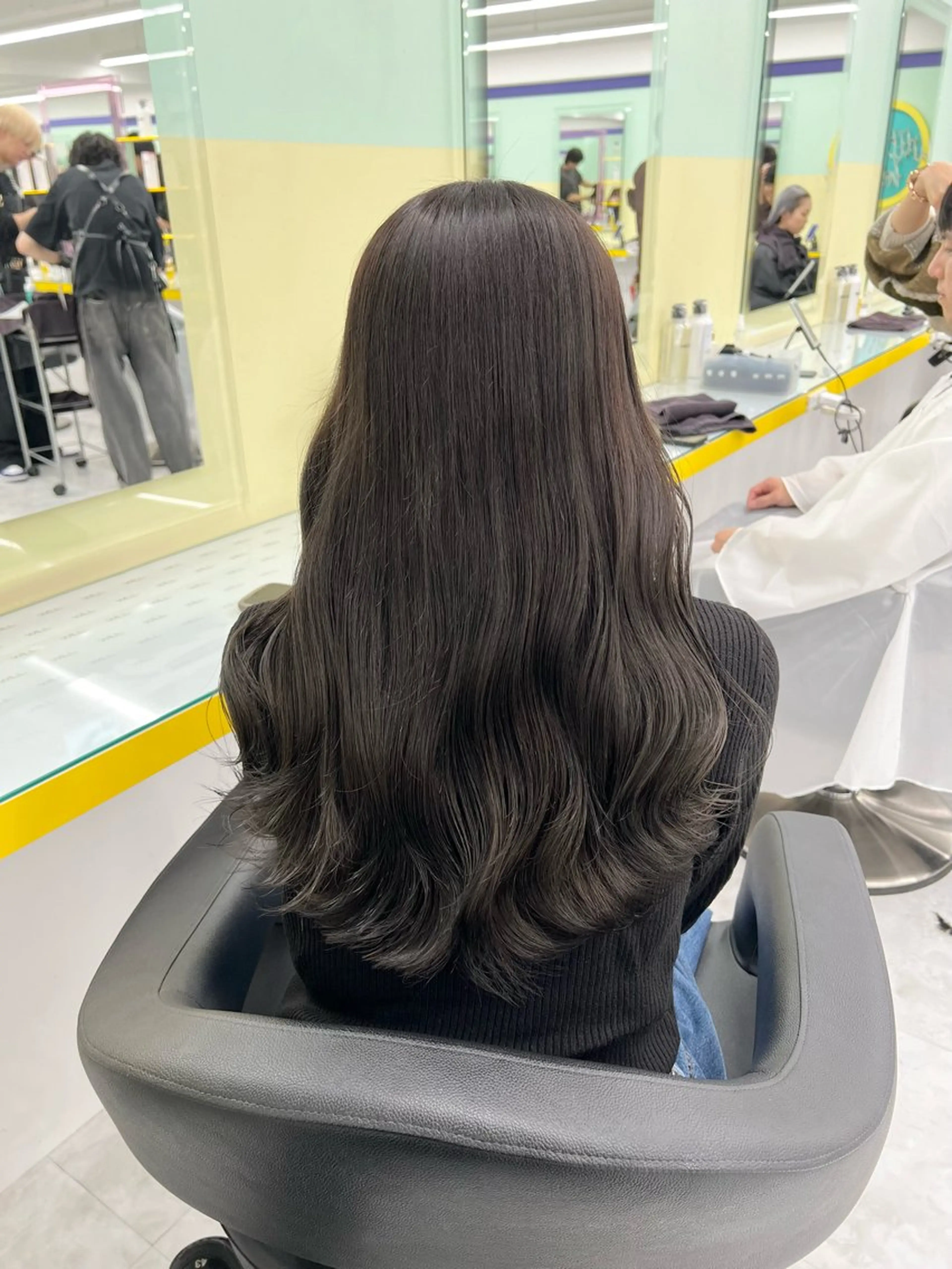 セミロング ヘアカラー トリートメント ヘッドスパ ヘアセット レイヤー/韓国❣️ 髪質改善/亘紘輝のヘアスタイル