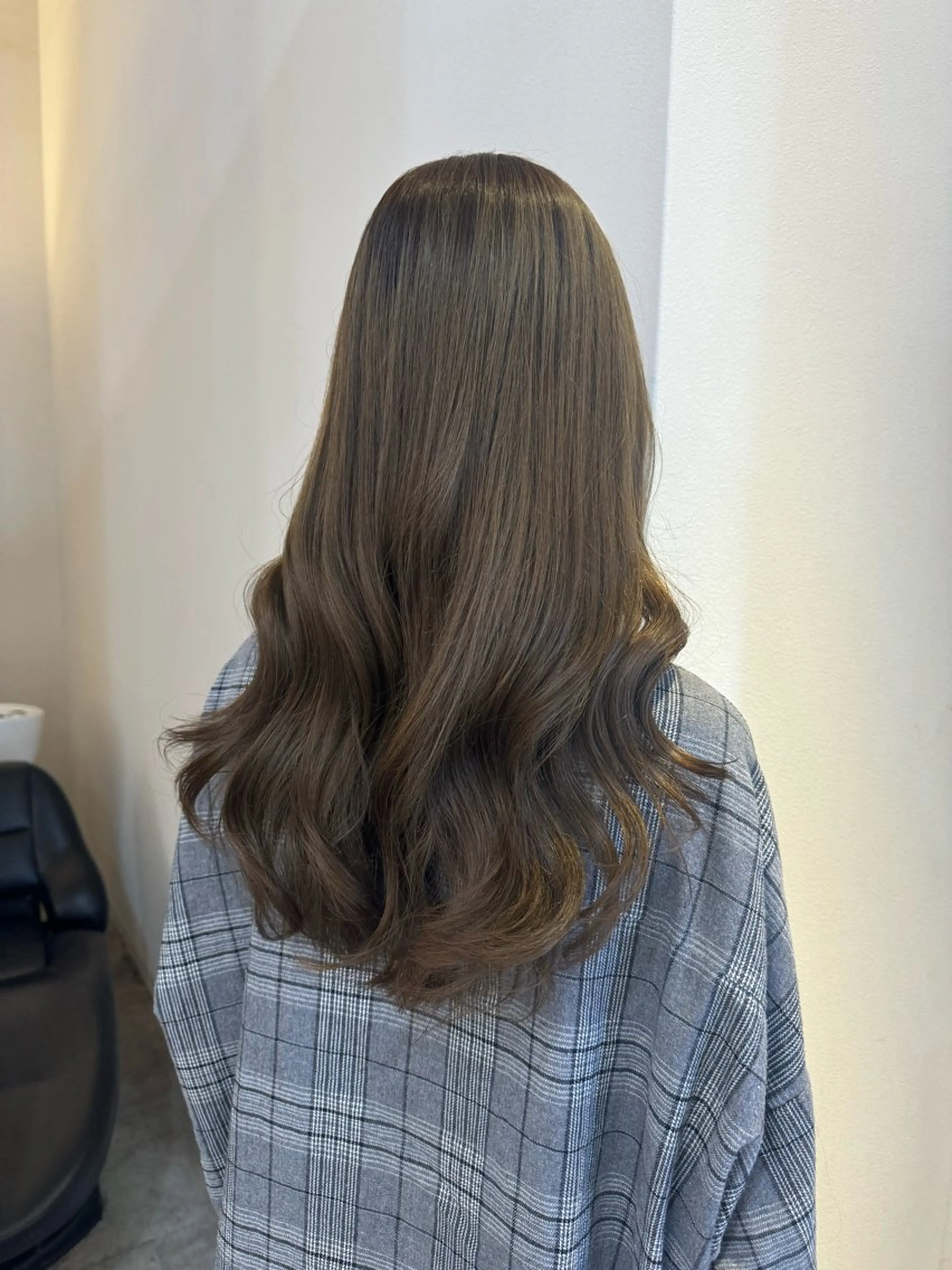 ロング カラー ベージュカラー グレージュ オリーブベージュ 赤み無し柔らかカラー 【梅田】madokaのヘアスタイル