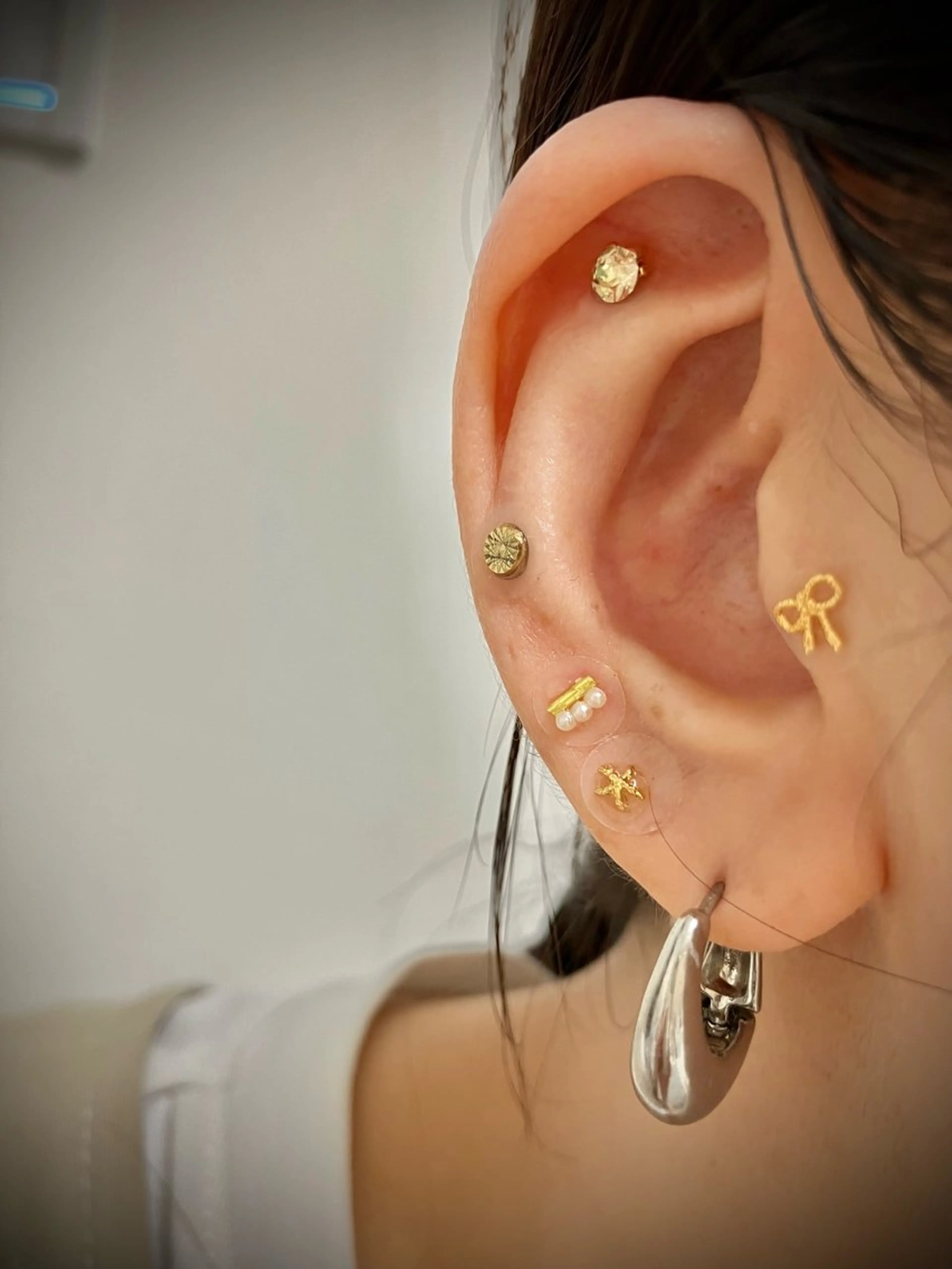 耳つぼジュエリーつけ放題⭐︎耳ほぐしマッサージ付き☺︎の写真