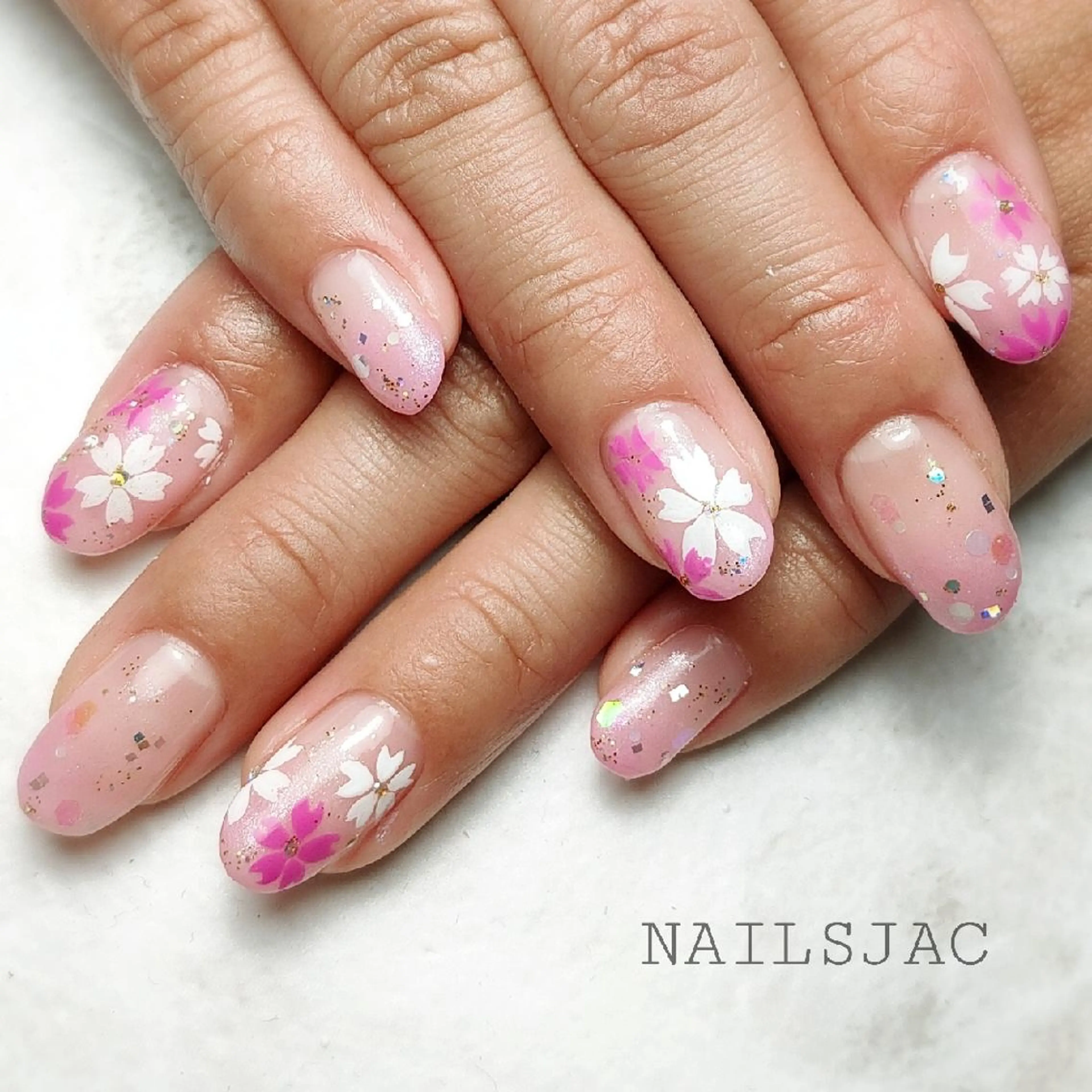 ネイル ミディアム ハンドネイル 島屋 千奈美のネイルデザイン